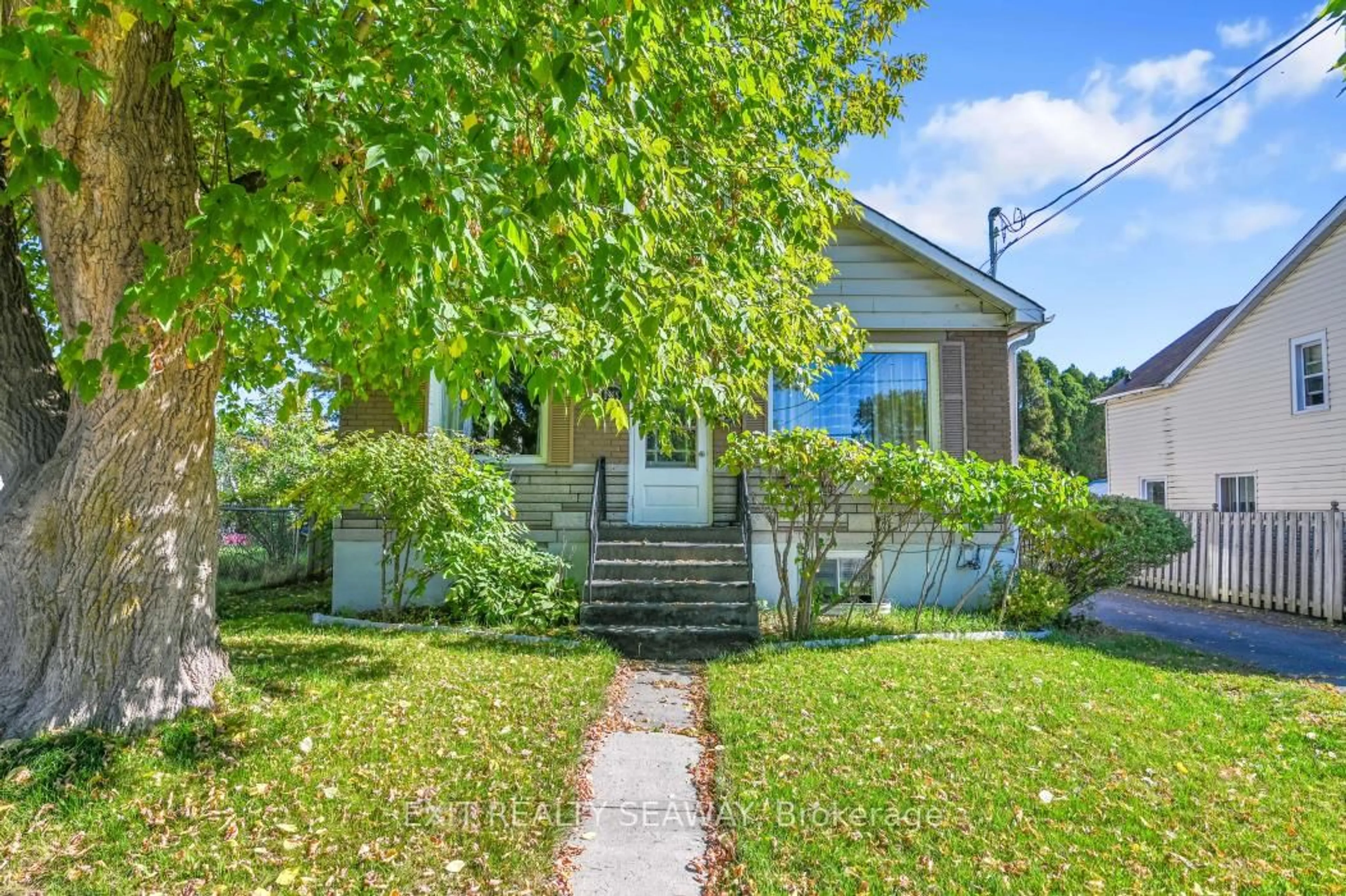 Unknown for 1315 Cumberland St, Cornwall Ontario K6J 4K8