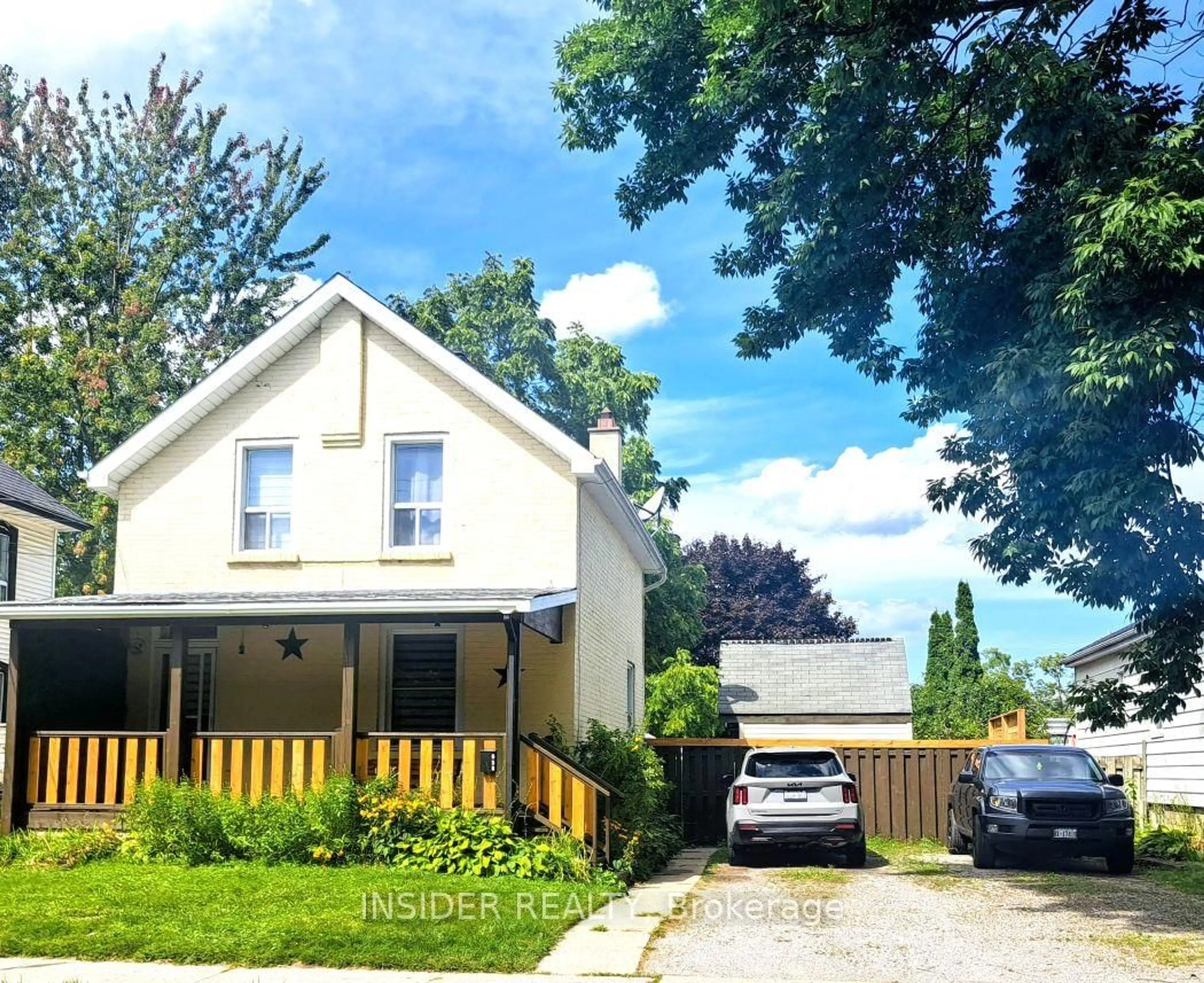 Unknown for 658 Brown St, Peterborough Ontario K9J 4K5