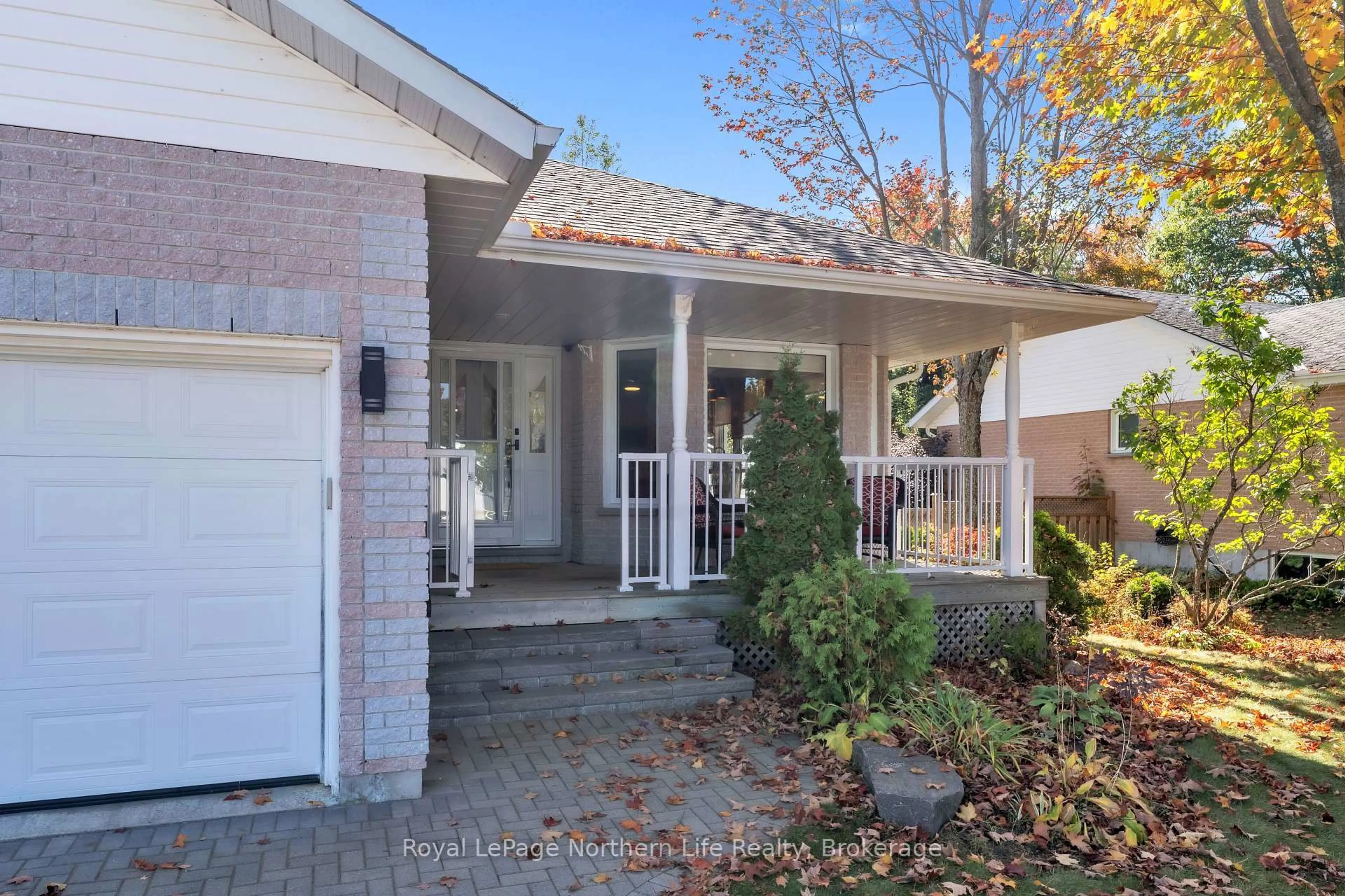 Home with brick exterior material, street for 411 PEARCE St, North Bay Ontario P1C 1M8