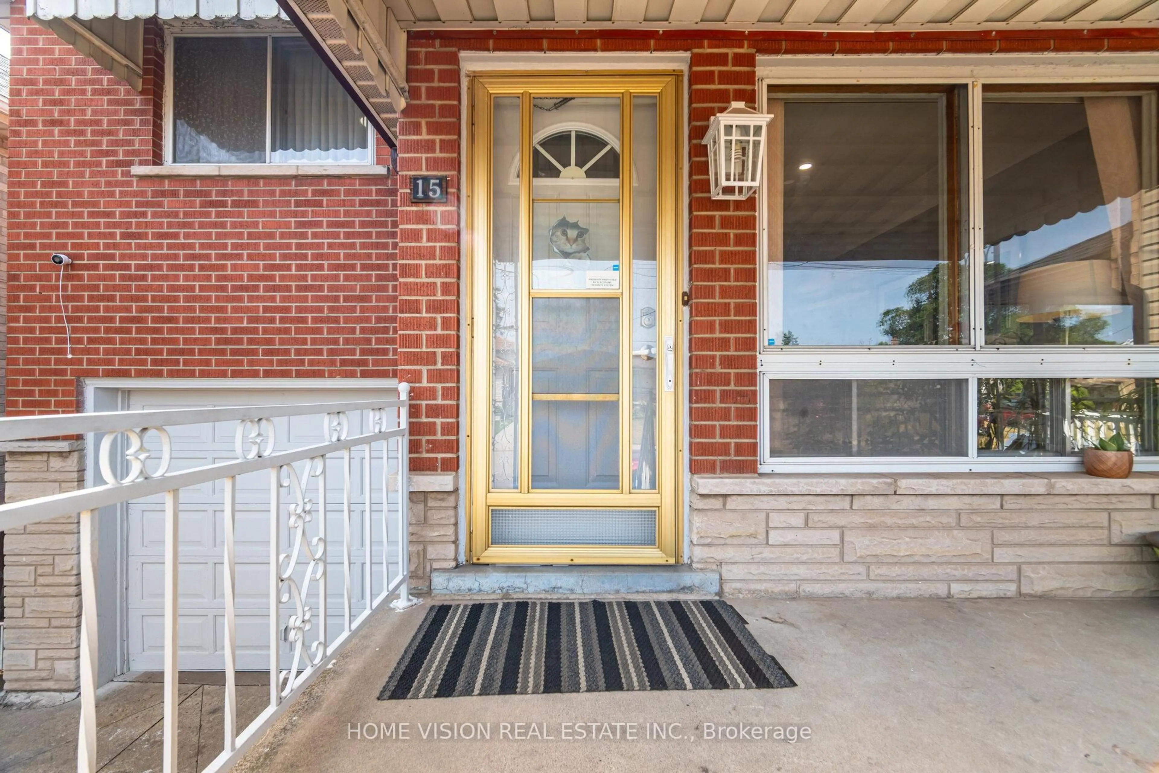 Indoor entryway for 15 Adair Ave, Hamilton Ontario L8H 6A5