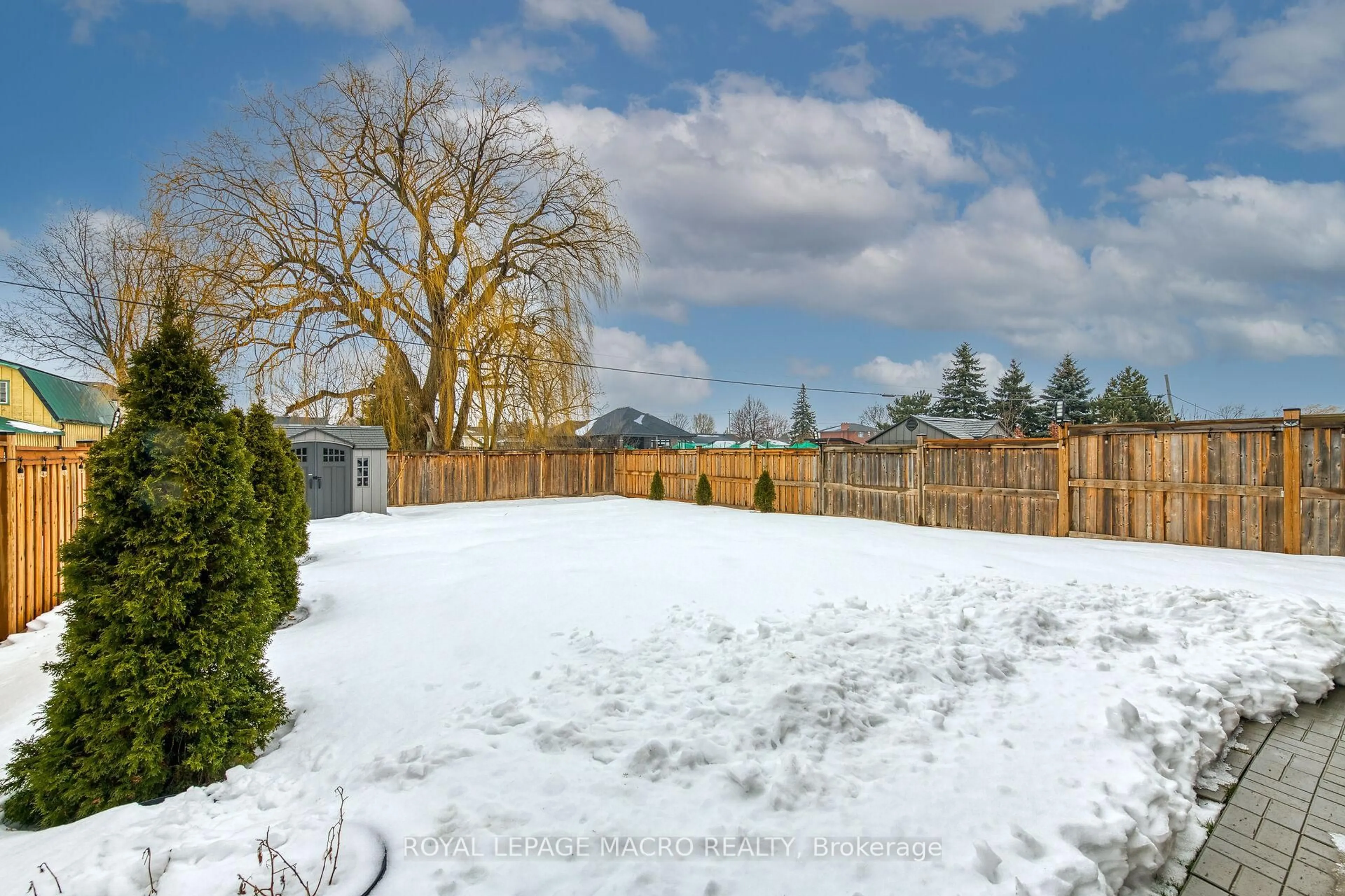 A pic from outside/outdoor area/front of a property/back of a property/a pic from drone, unknown for 88 Bellroyal Cres, Hamilton Ontario L8J 0G1