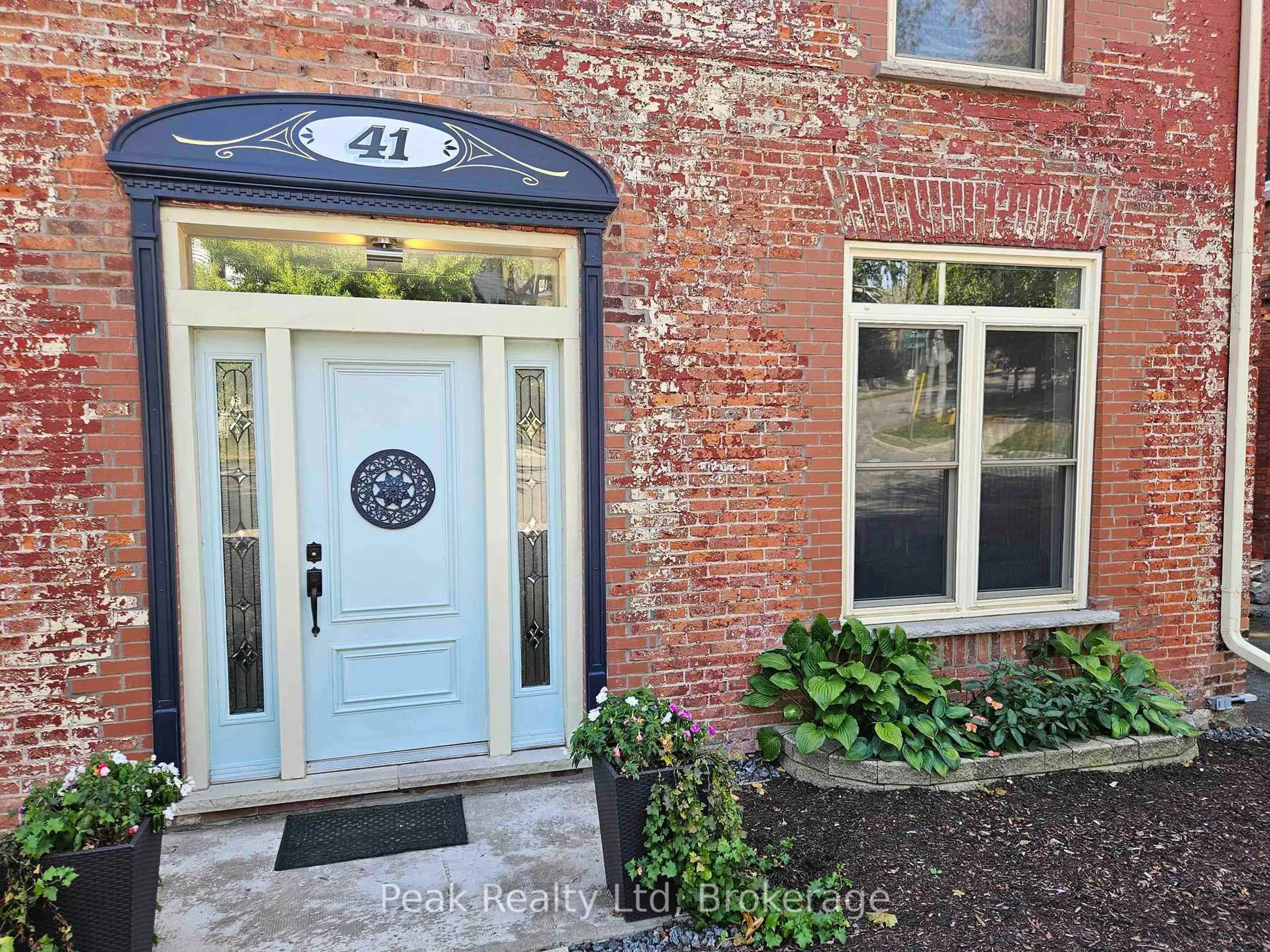 Indoor entryway for 41 Douglas St, Stratford Ontario N5A 5P3