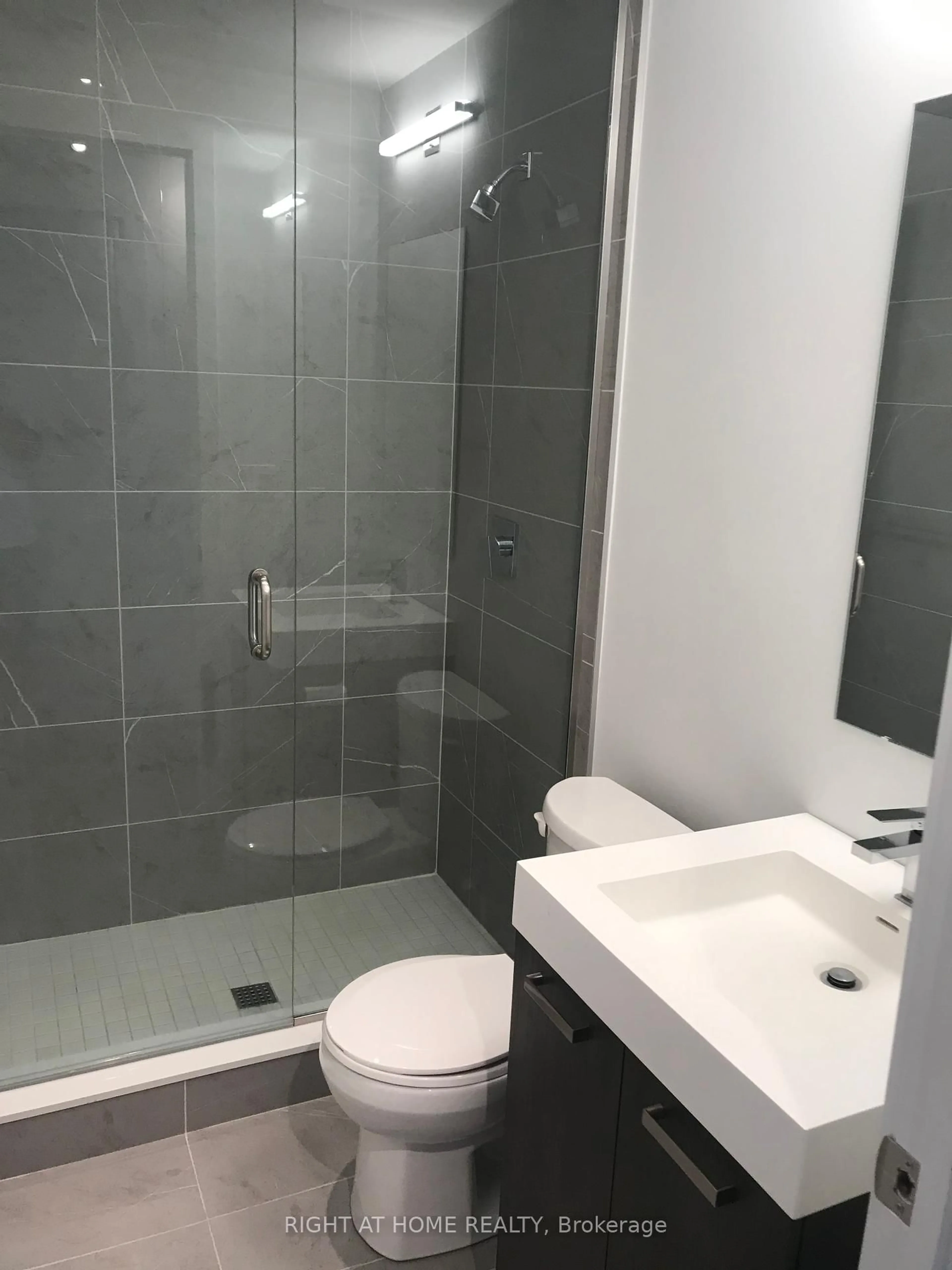 Standard bathroom, unknown for 203 CATHERINE St #705, Ottawa Ontario K2P 1J5