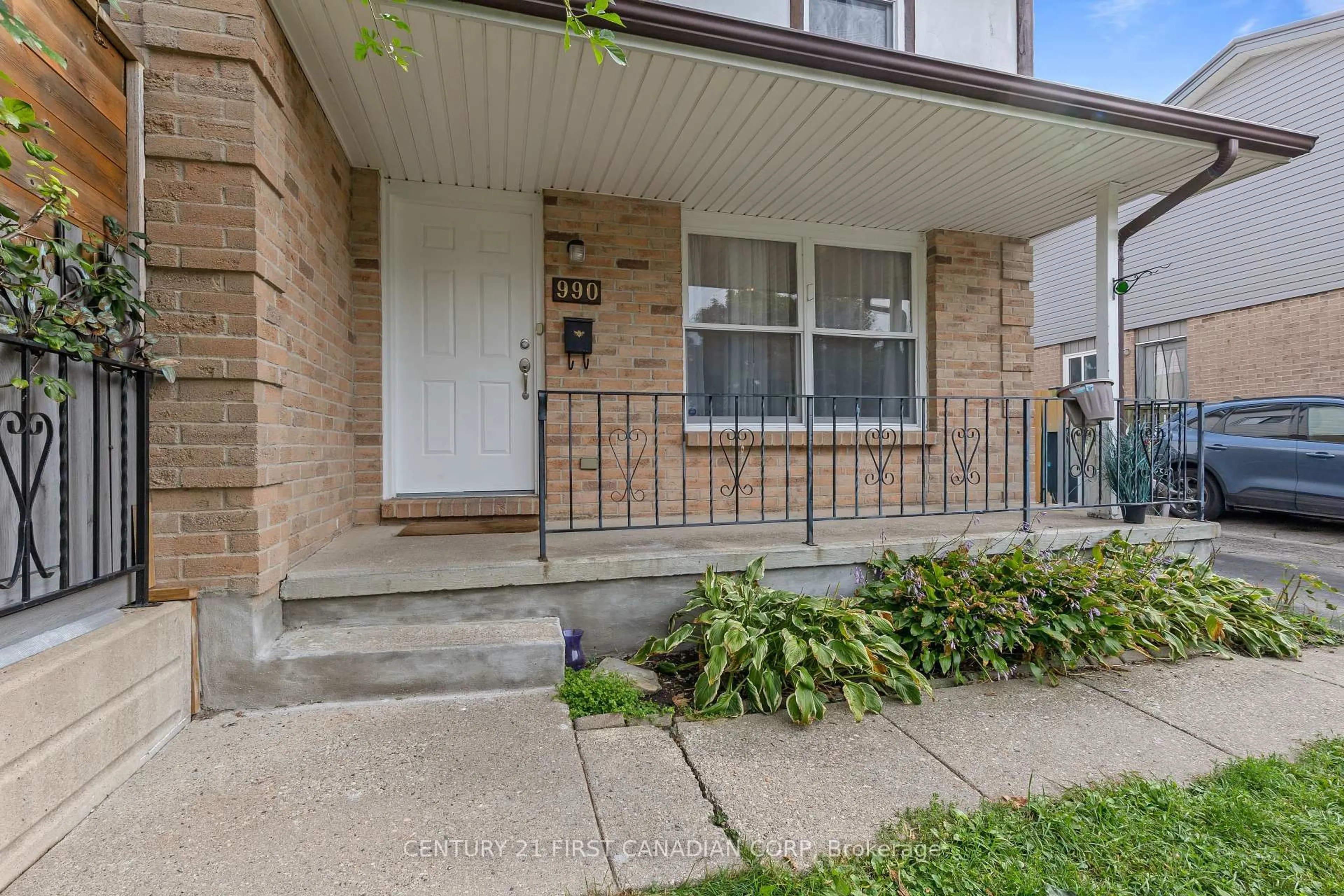 Unknown for 990 LAWSON Rd, London North Ontario N6G 3M2