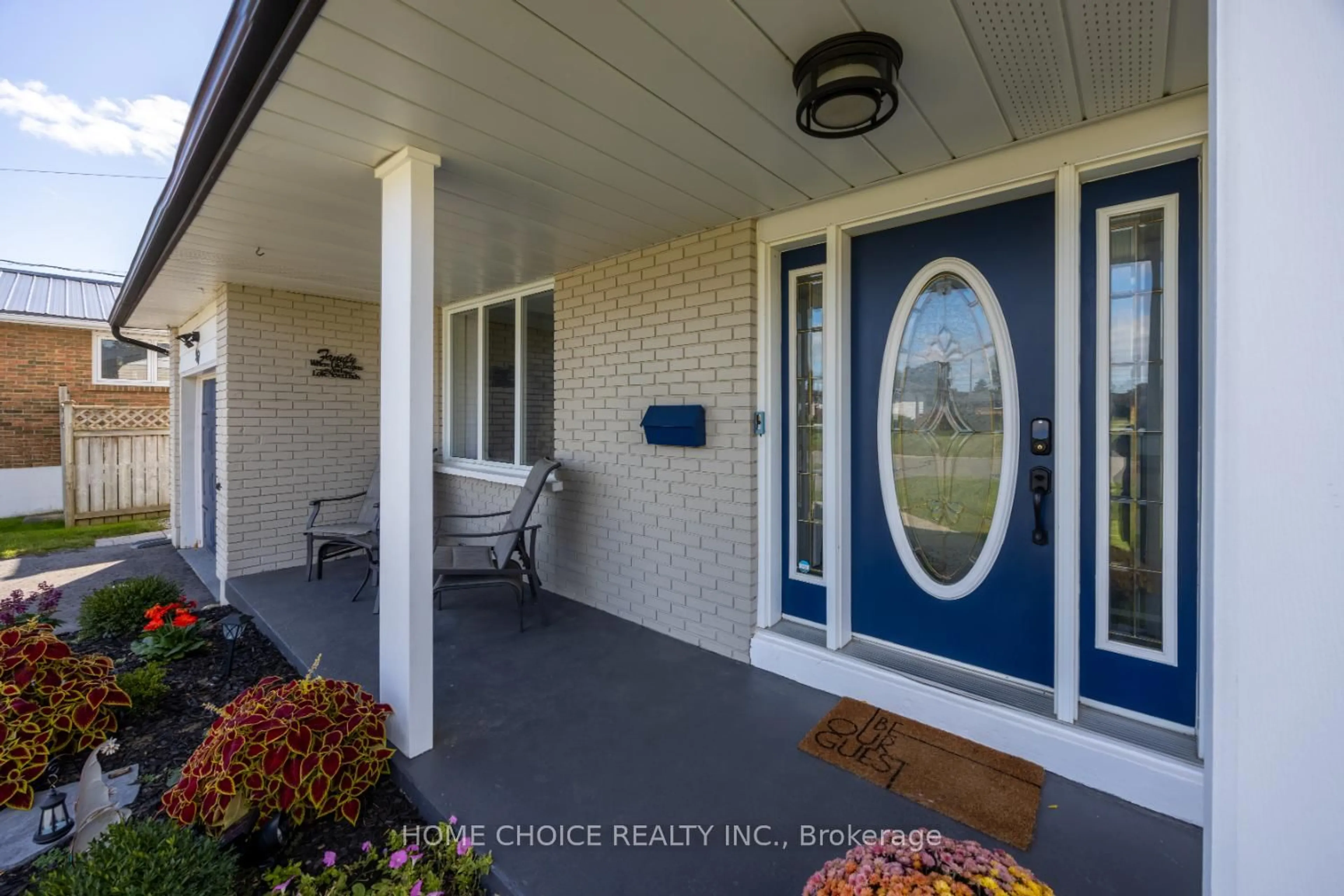 Indoor entryway for 961 Curtis Cres, Cobourg Ontario K9A 2W4