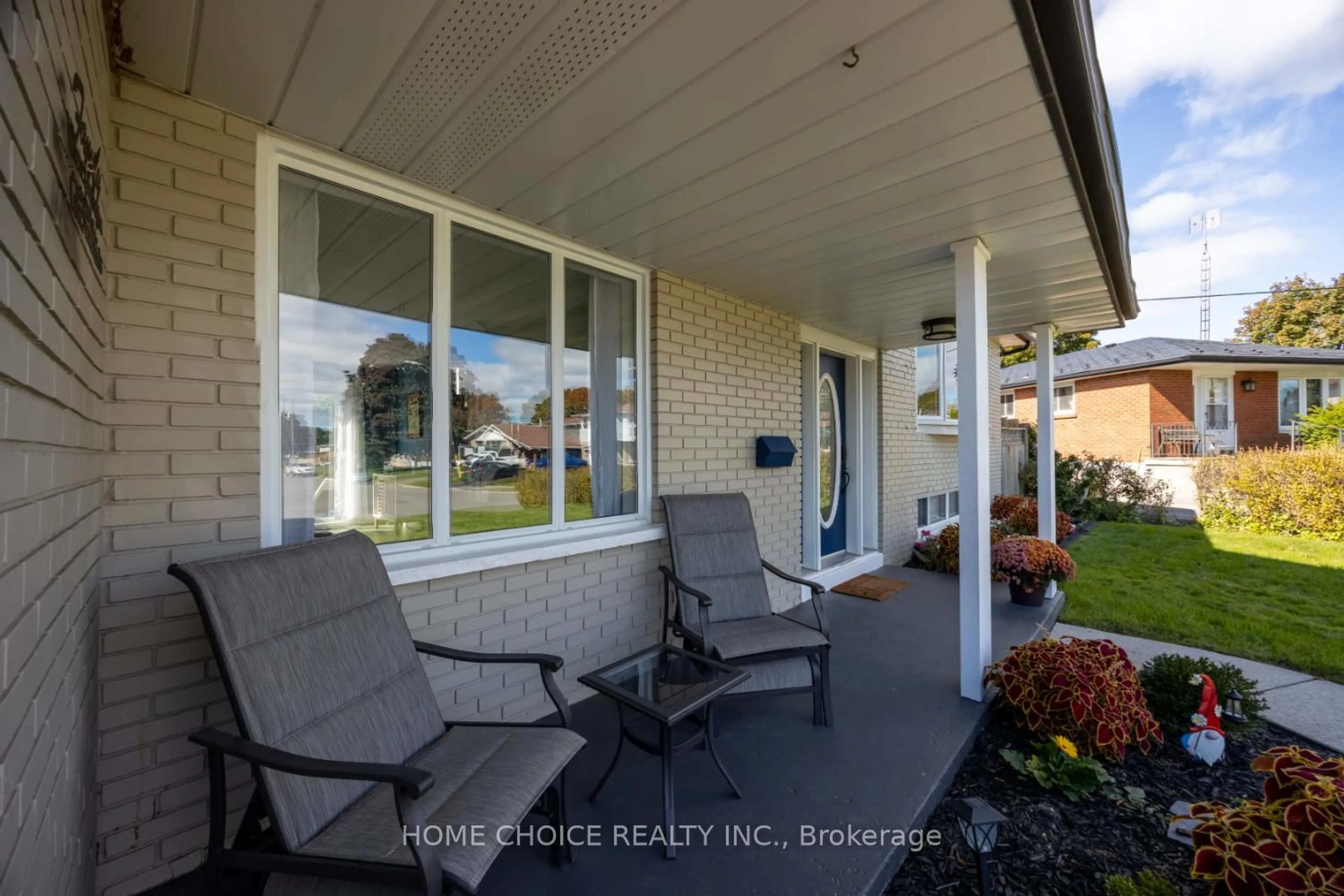 Patio, water/lake/river/ocean view for 961 Curtis Cres, Cobourg Ontario K9A 2W4