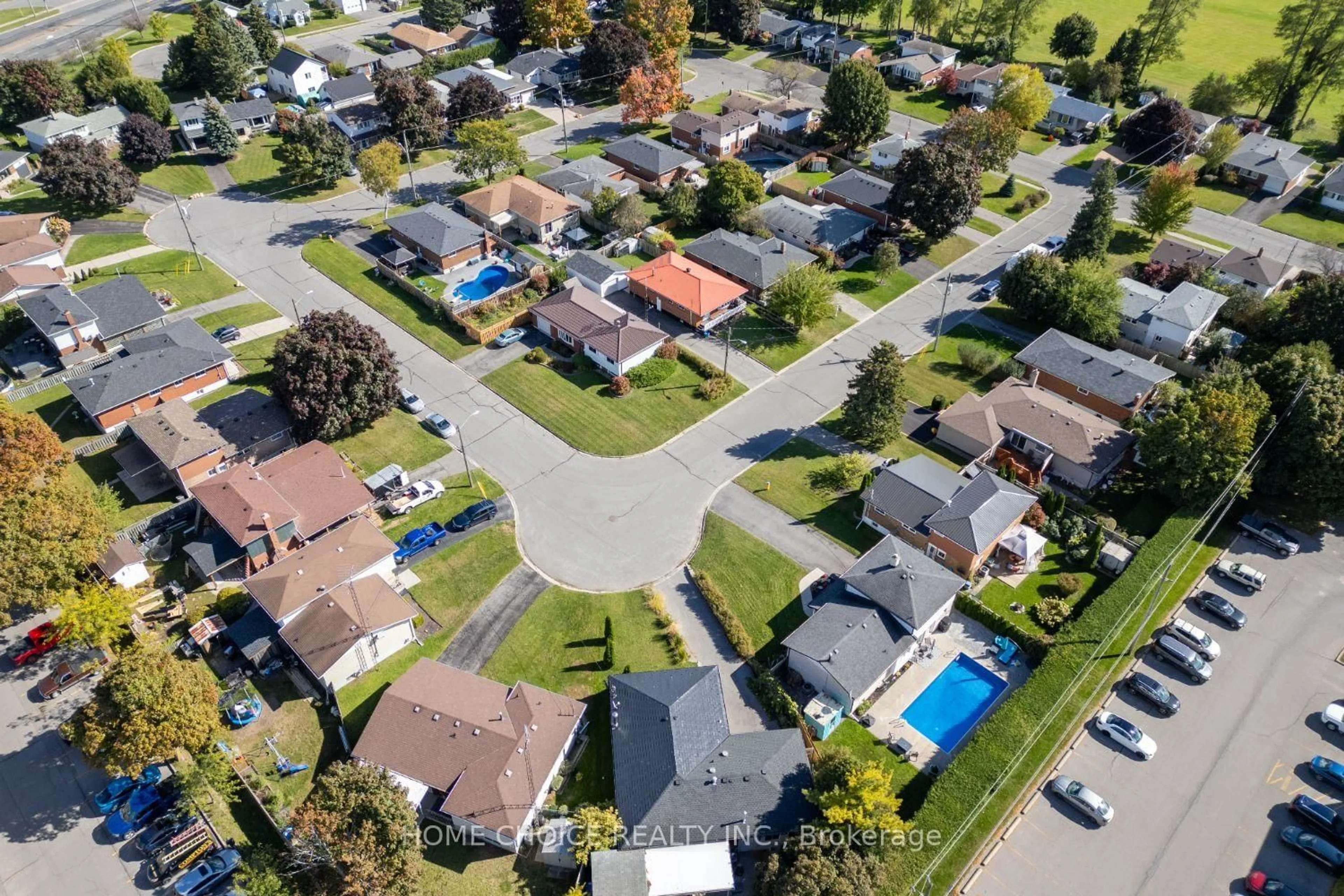 A pic from outside/outdoor area/front of a property/back of a property/a pic from drone, street for 961 Curtis Cres, Cobourg Ontario K9A 2W4