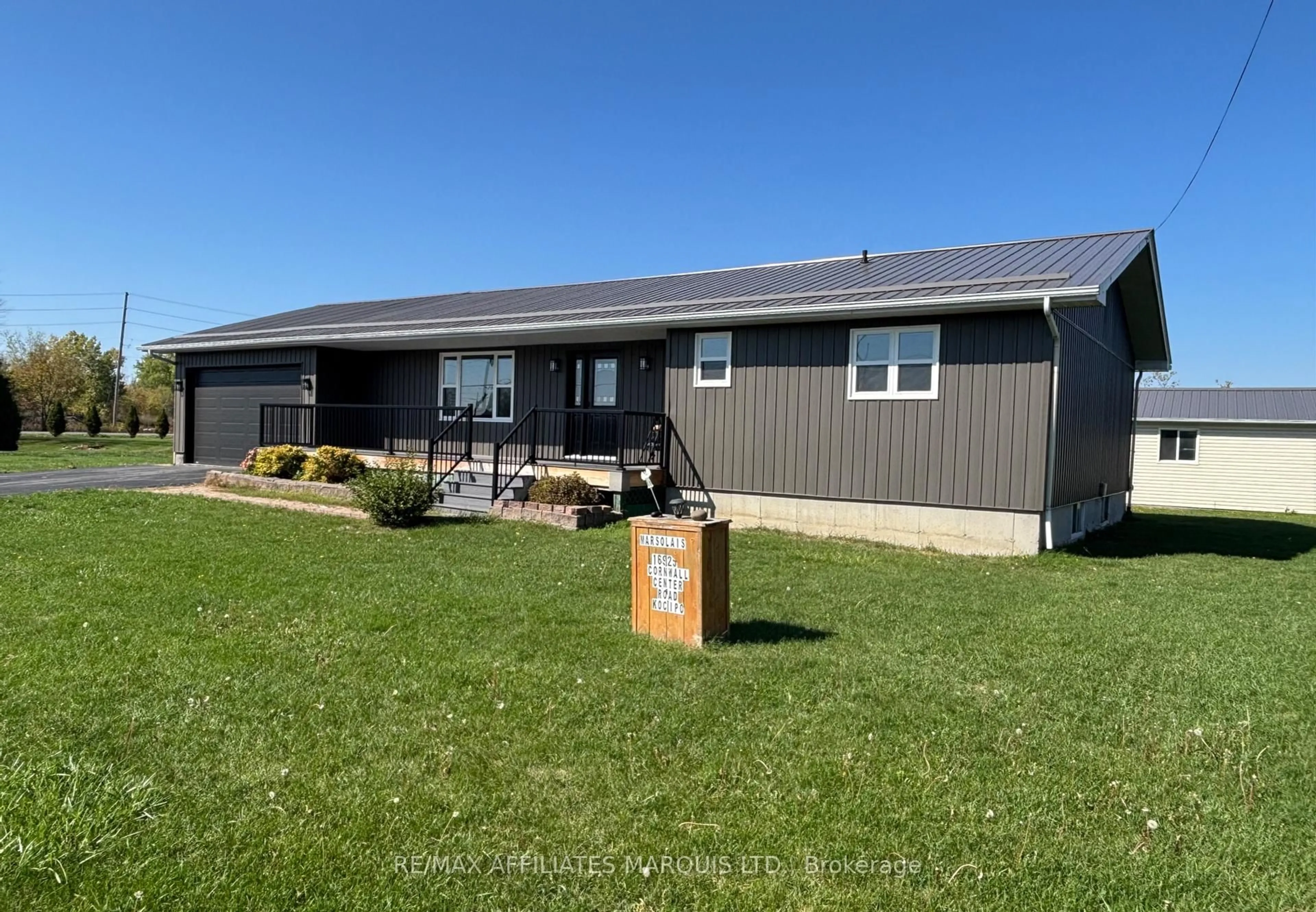 A pic from outside/outdoor area/front of a property/back of a property/a pic from drone, unknown for 16925 Cornwall Centre Rd, South Stormont Ontario K6H 5R7