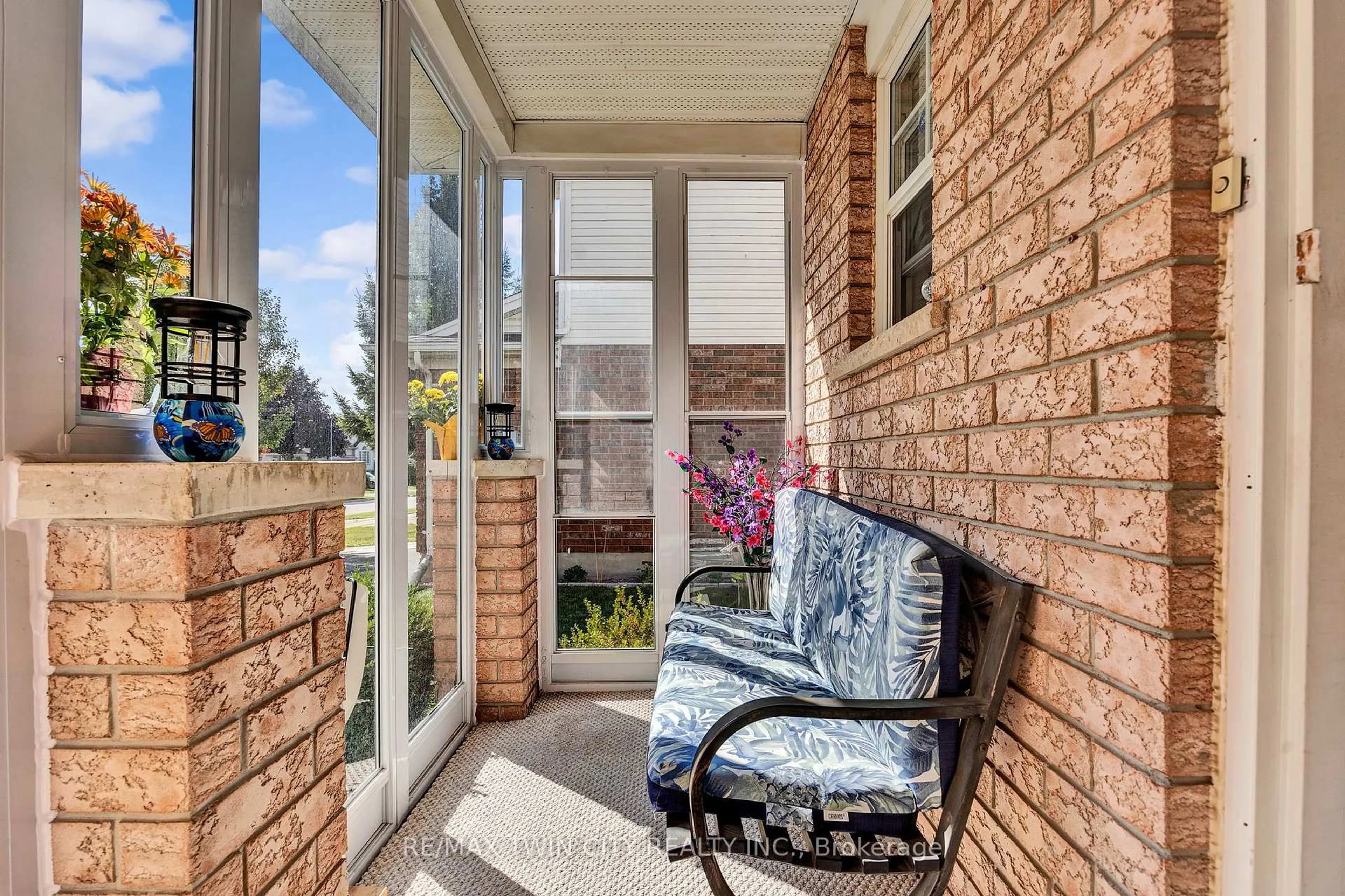 Unknown for 609 Trico Dr, Cambridge Ontario N3H 5P2