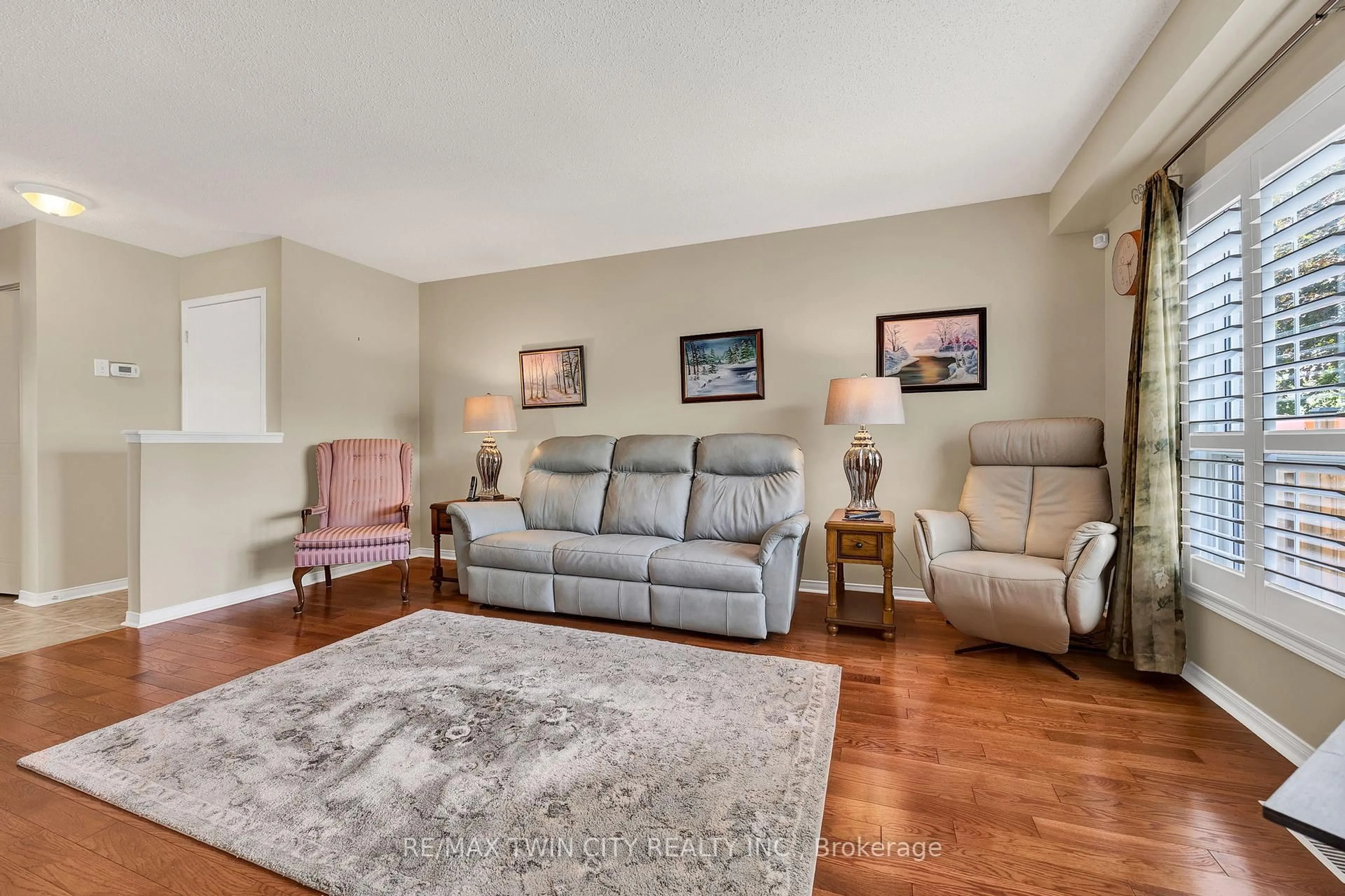 Living room with furniture, unknown for 609 Trico Dr, Cambridge Ontario N3H 5P2