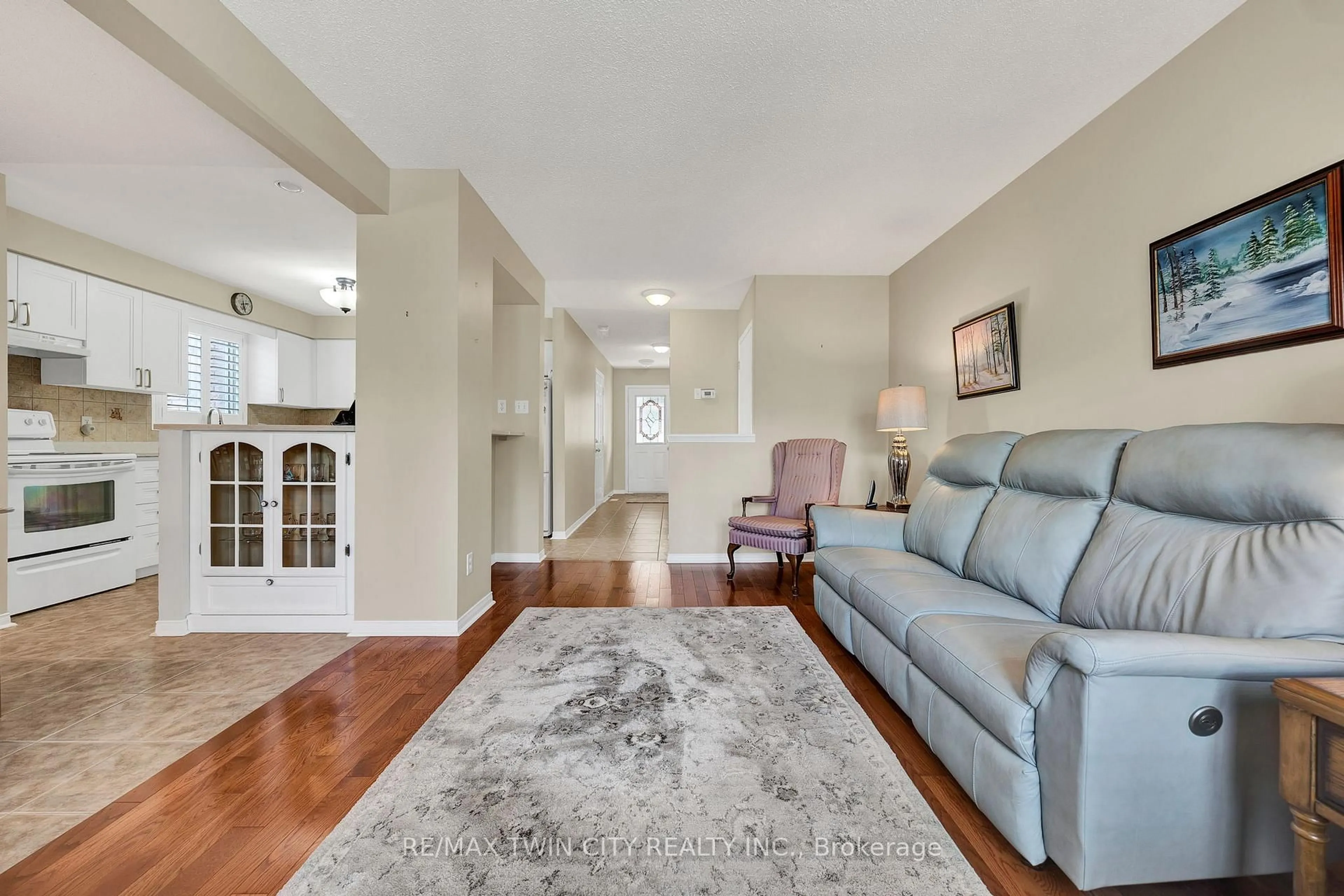 Living room with furniture, unknown for 609 Trico Dr, Cambridge Ontario N3H 5P2