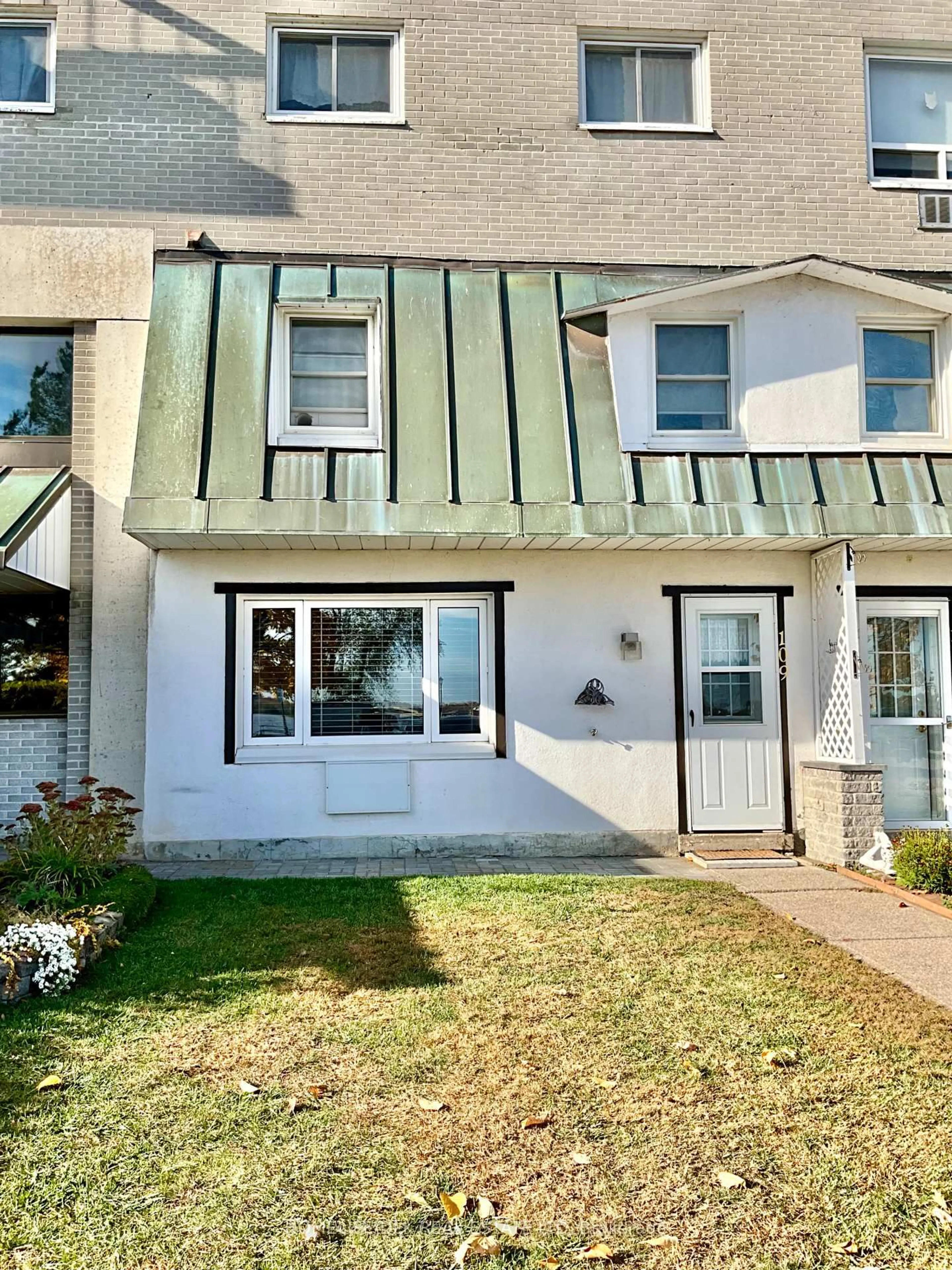 Home with vinyl exterior material, street for 235 WATER St #109, Prescott Ontario K0E 1T0