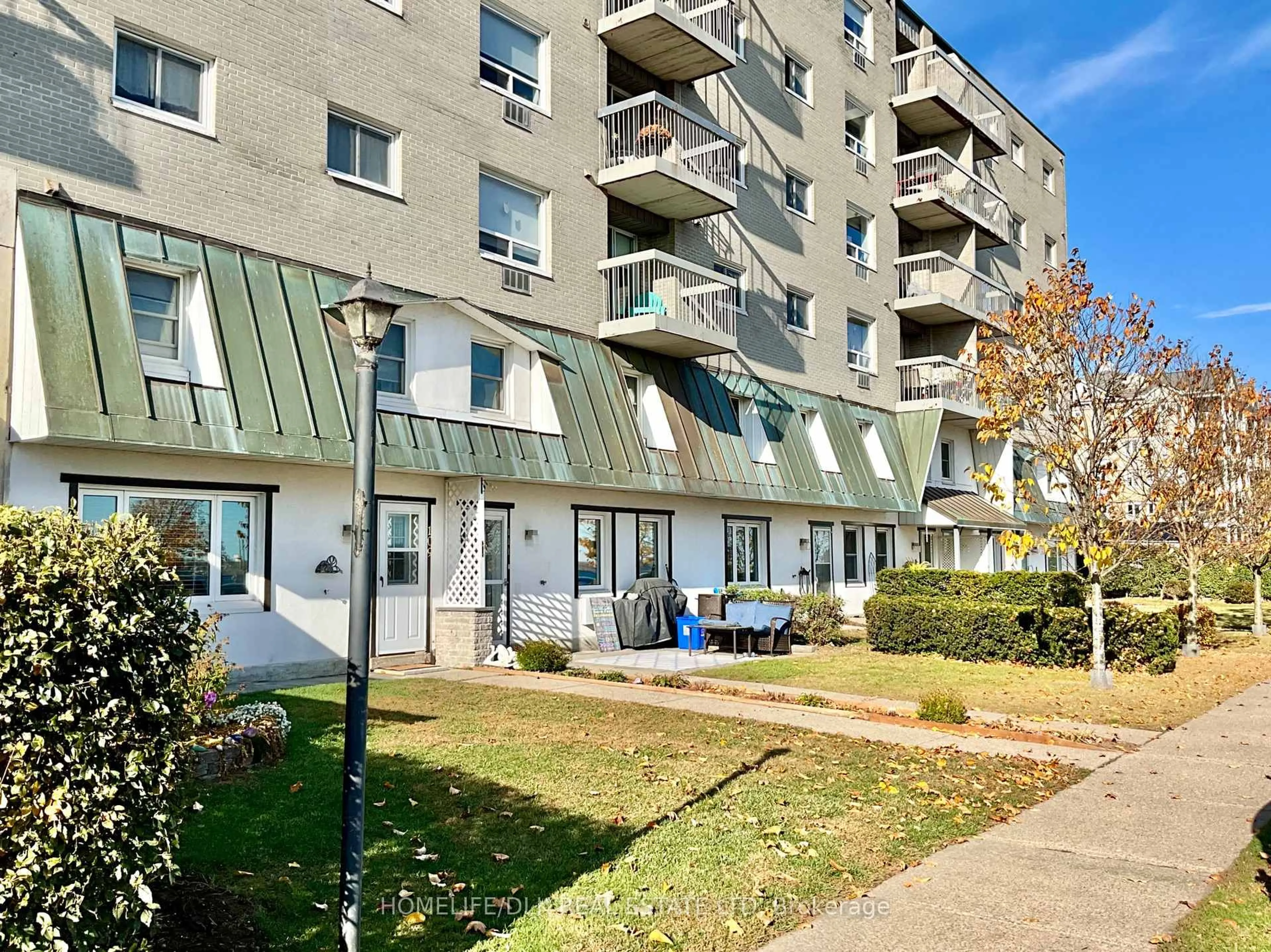 Patio, street for 235 WATER St #109, Prescott Ontario K0E 1T0