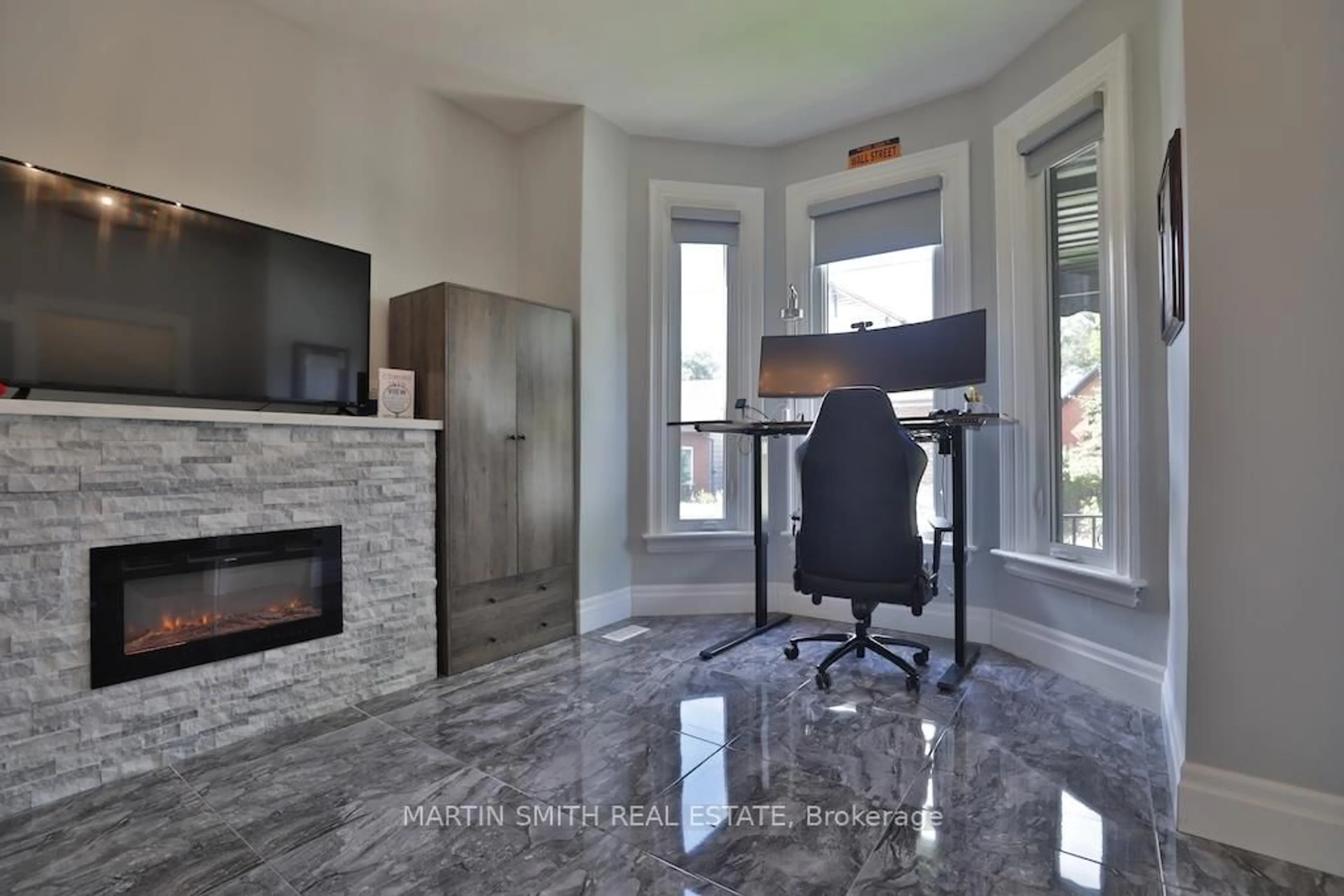 Unknown for 48 Pearl St, Hamilton Ontario L8R 2Y8