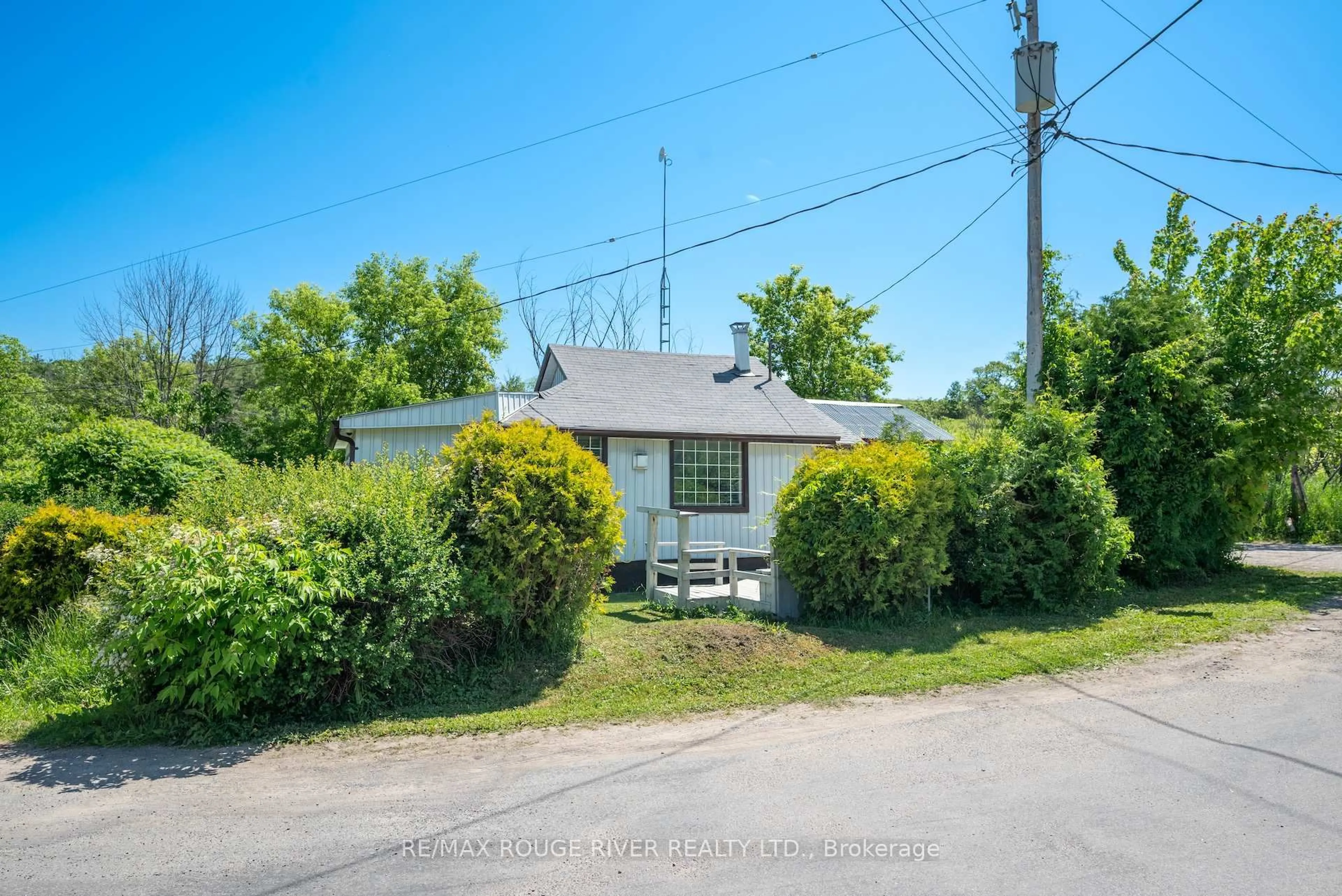 A pic from outside/outdoor area/front of a property/back of a property/a pic from drone, street for 200 Dunnette Landing, Alnwick/Haldimand Ontario K0K 2X0