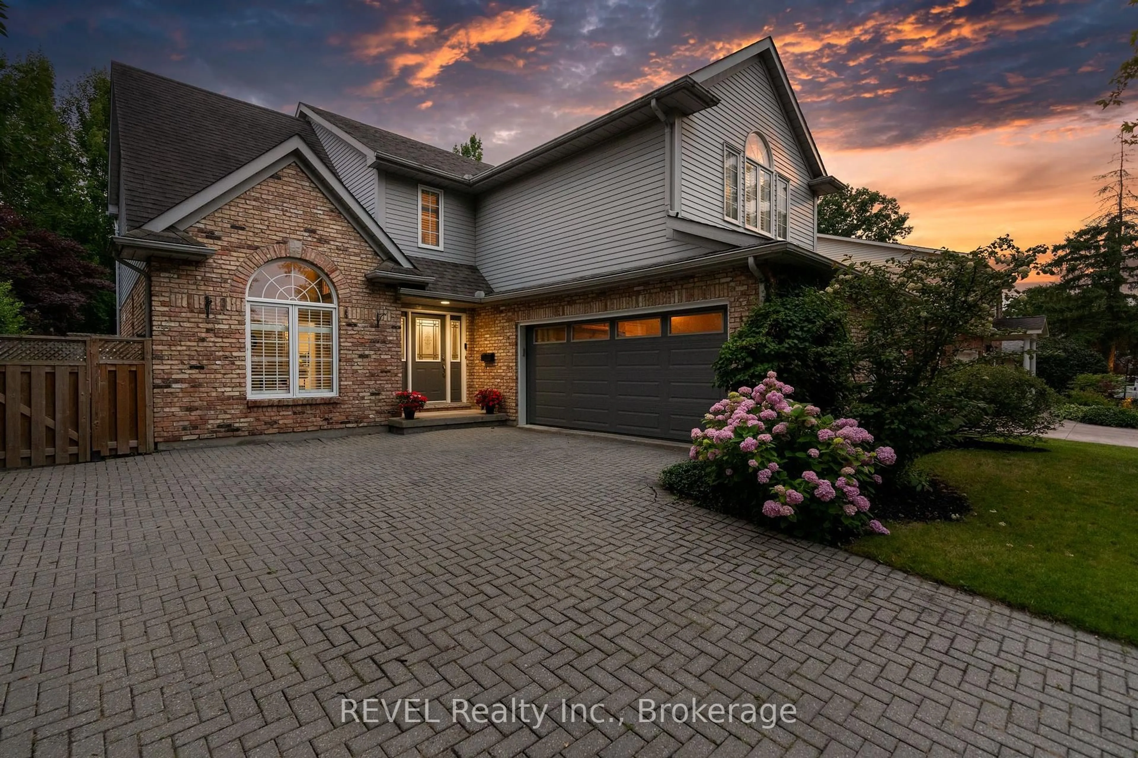 Home with brick exterior material, street for 78 SOVEREIGN Dr, St. Catharines Ontario L2T 1Z7