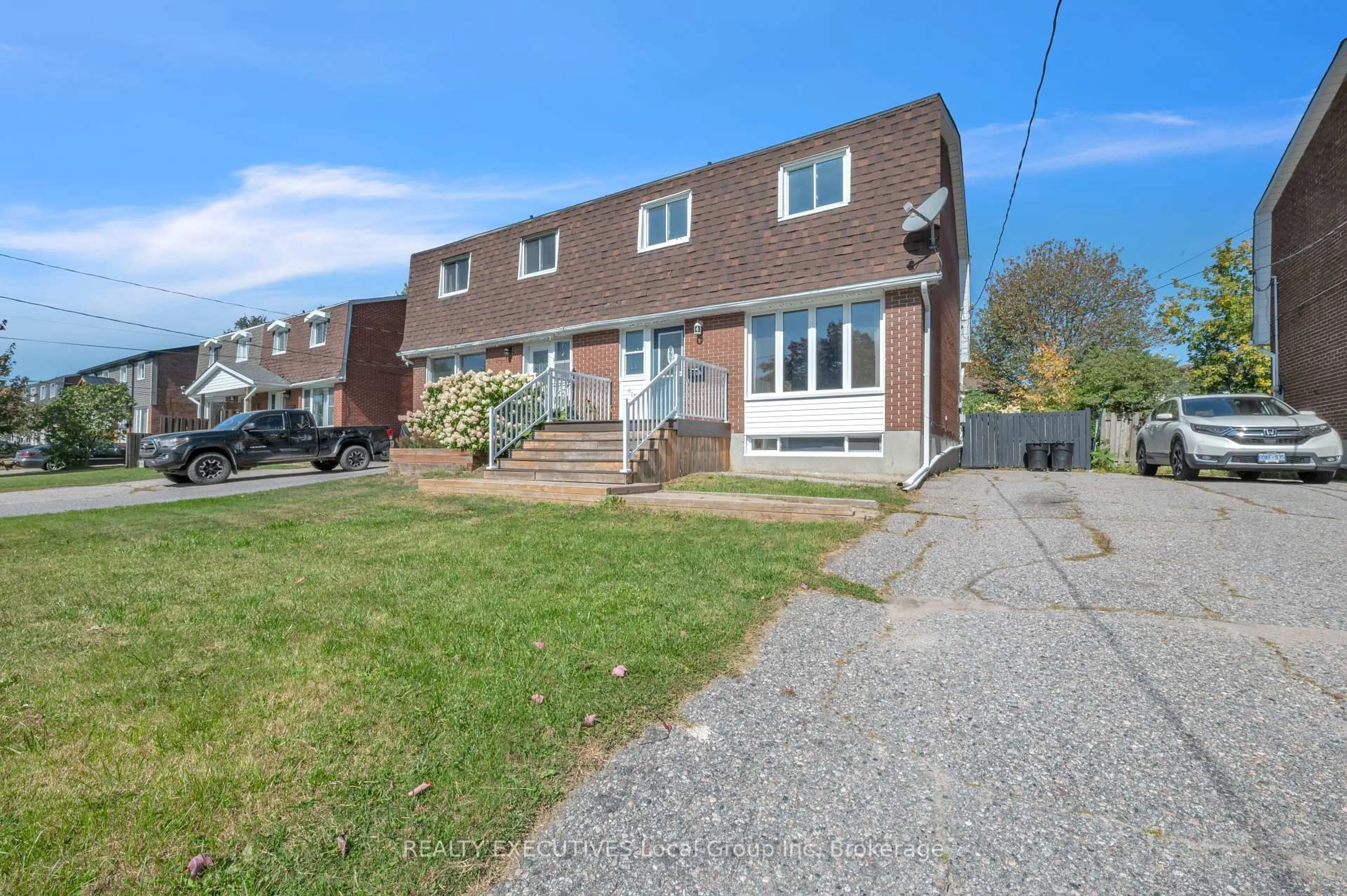 A pic from outside/outdoor area/front of a property/back of a property/a pic from drone, street for 678 DANE Ave, North Bay Ontario P1B 7G7
