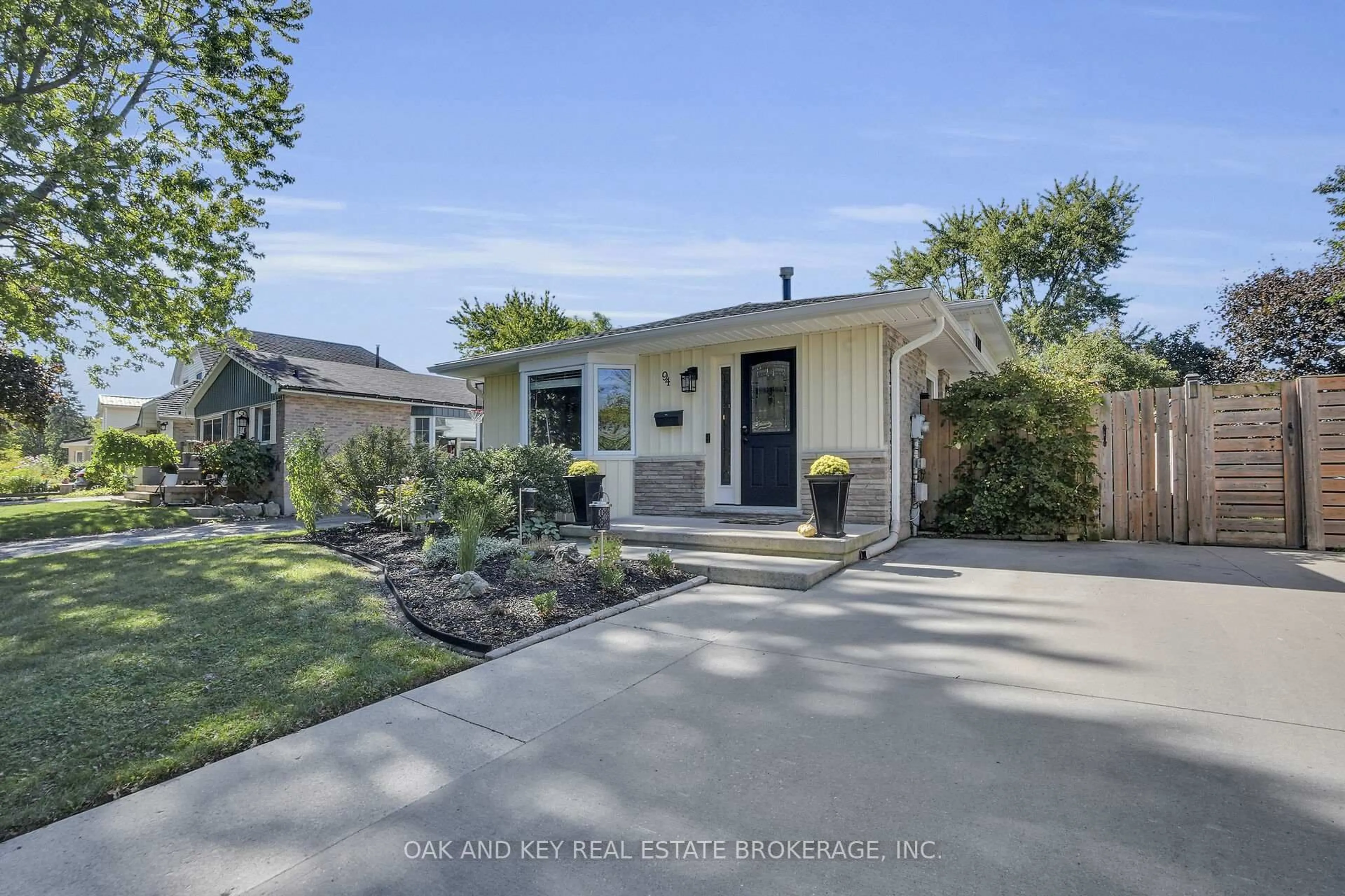 Home with vinyl exterior material, street for 94 Edmunds Cres, London South Ontario N5Z 4J2