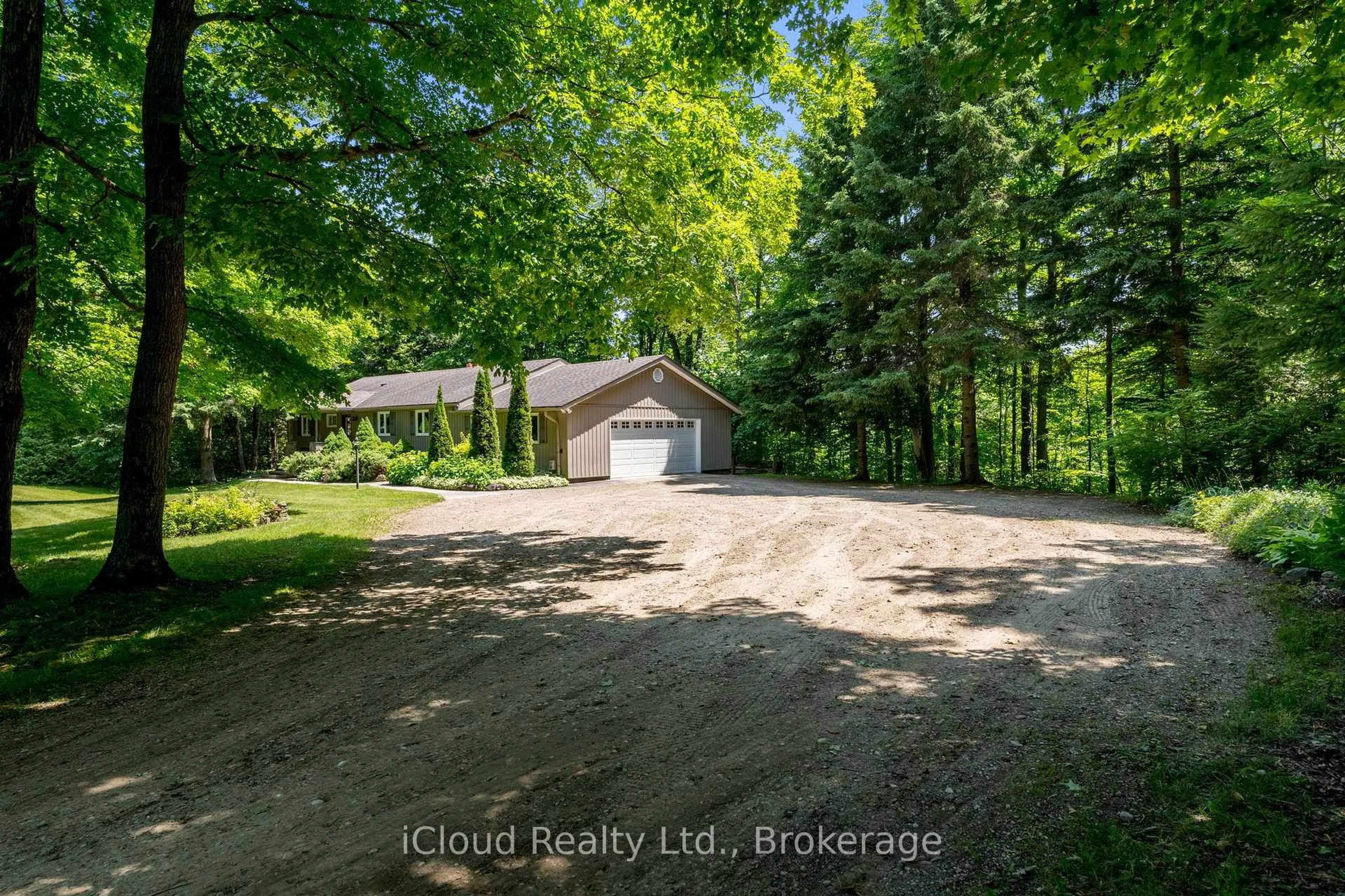 A pic from outside/outdoor area/front of a property/back of a property/a pic from drone, unknown for 487202 30 Sdrd, Mono Ontario L9V 1G9