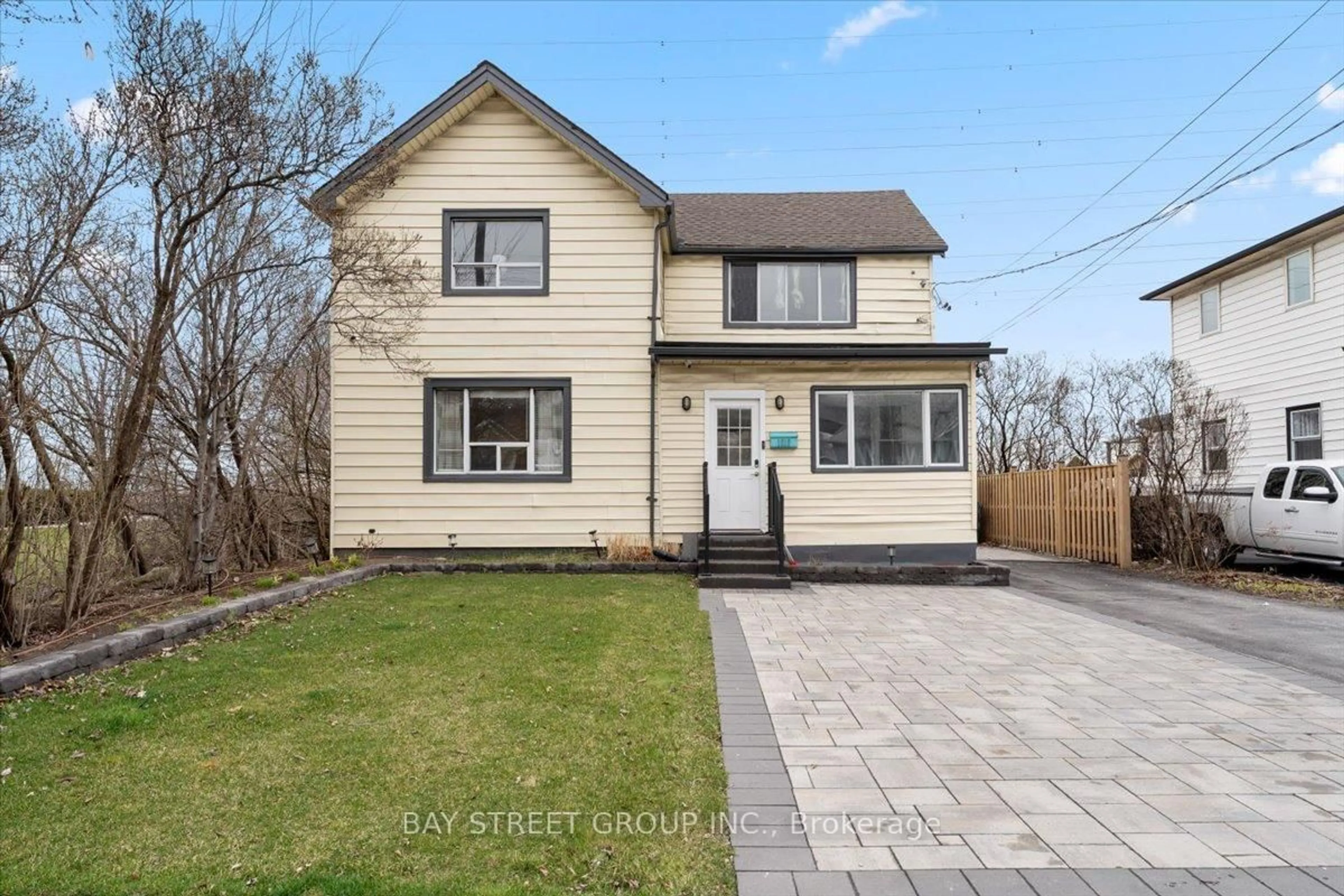 Unknown for 1019 Beach Blvd, Hamilton Ontario L8H 6Z8