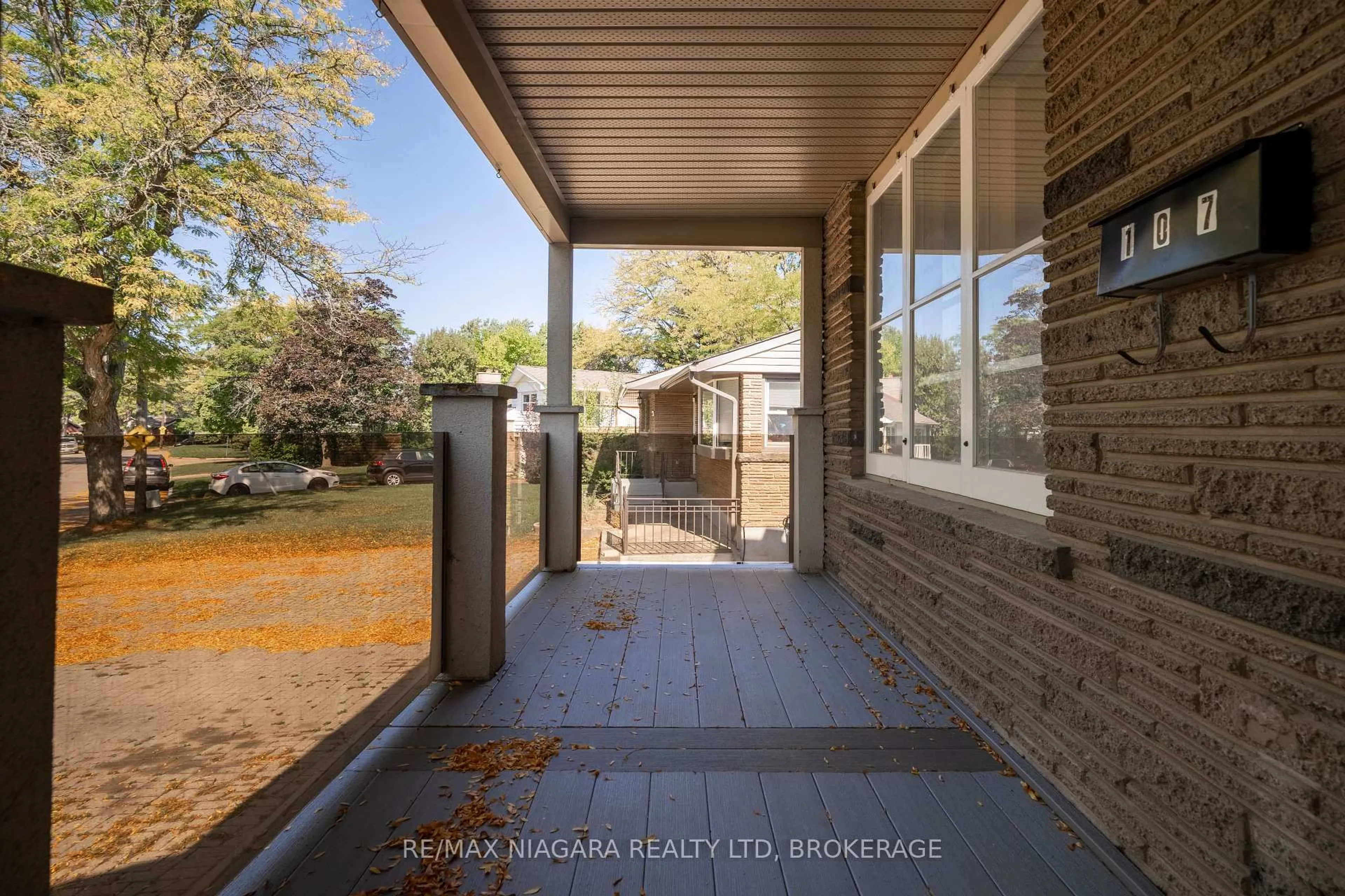 Unknown for 107 VILLAGE Rd, St. Catharines Ontario L2T 3C3