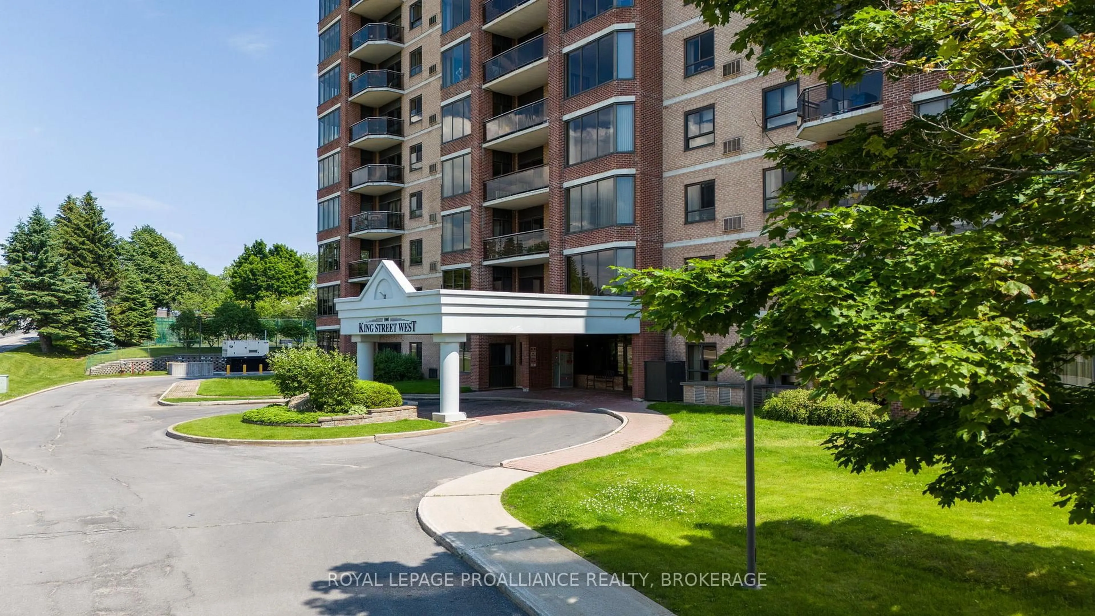 Indoor foyer for 1000 King St #705, Kingston Ontario K7M 8H3