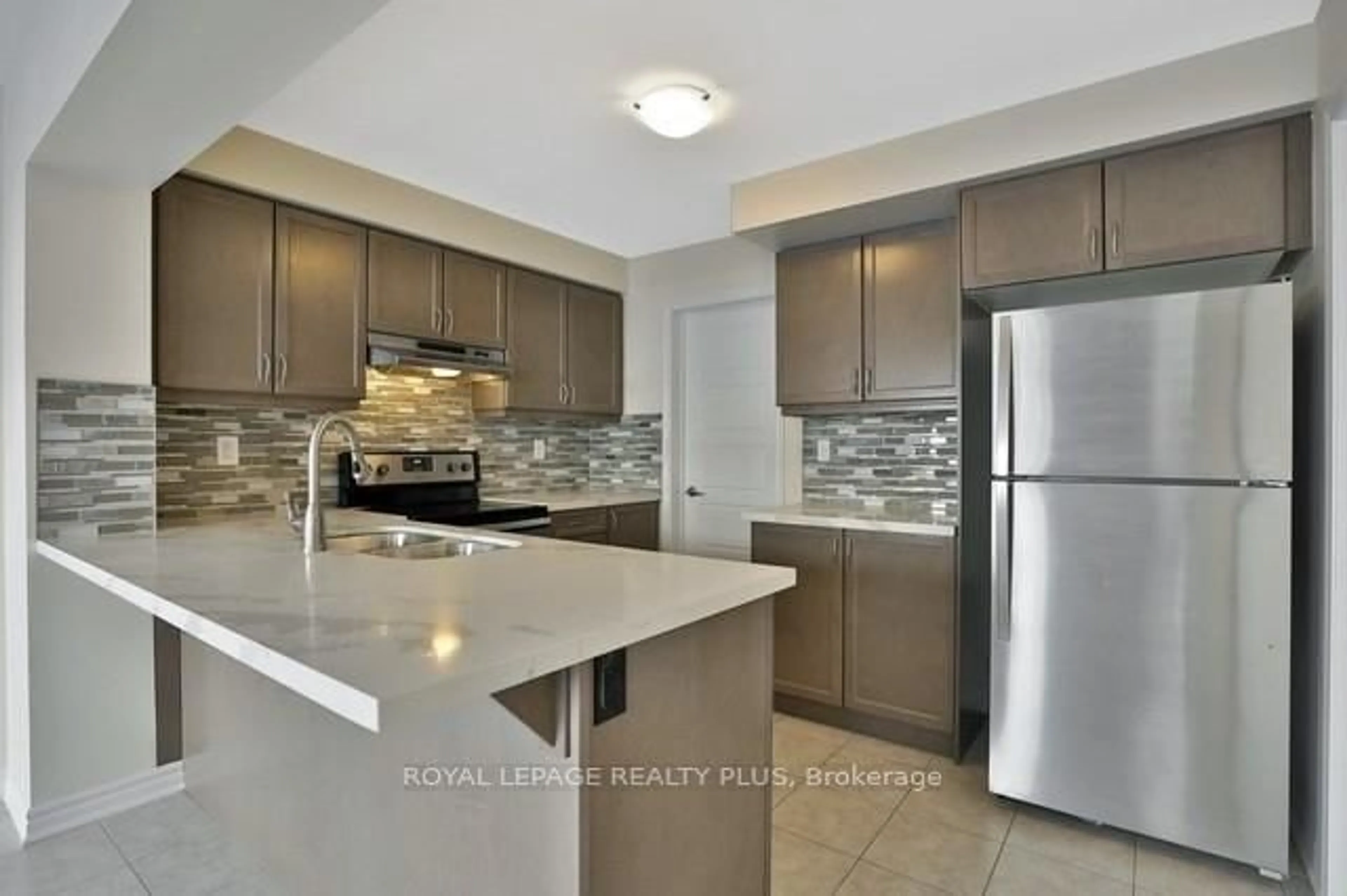 Open concept kitchen, ceramic/tile floor for 22 Spring Creek Dr #74, Hamilton Ontario L8B 1V7