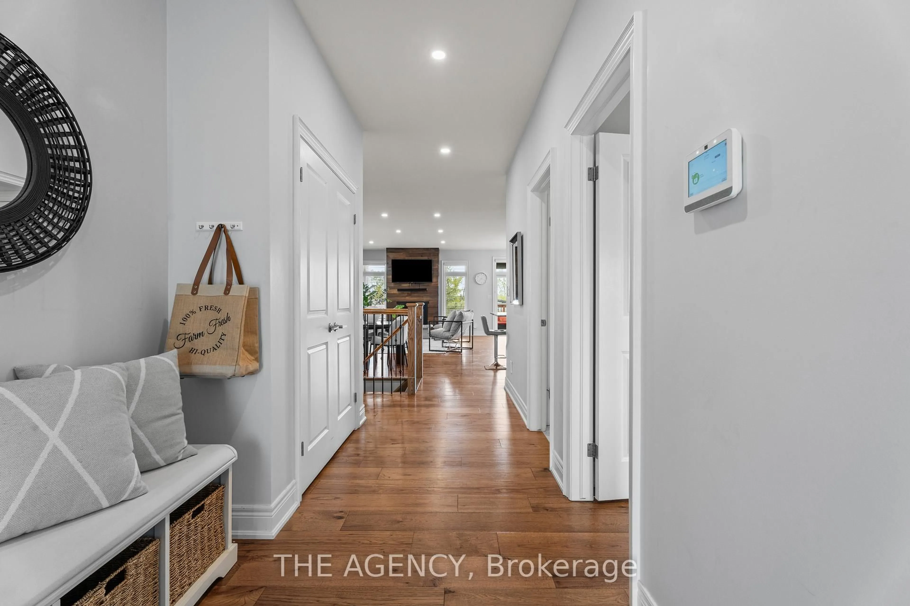 Indoor entryway for 212 Viger Dr, Welland Ontario L3B 1A5
