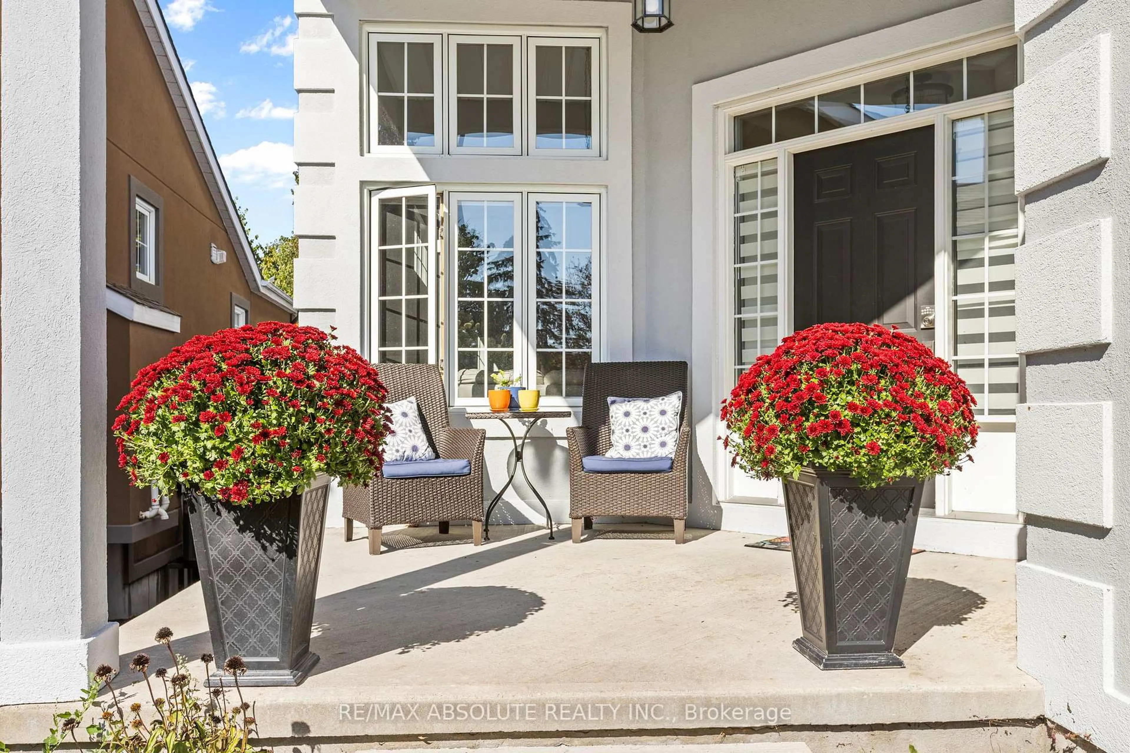 Patio, street for 52 Stonecroft Terr, Ottawa Ontario K2K 2T9