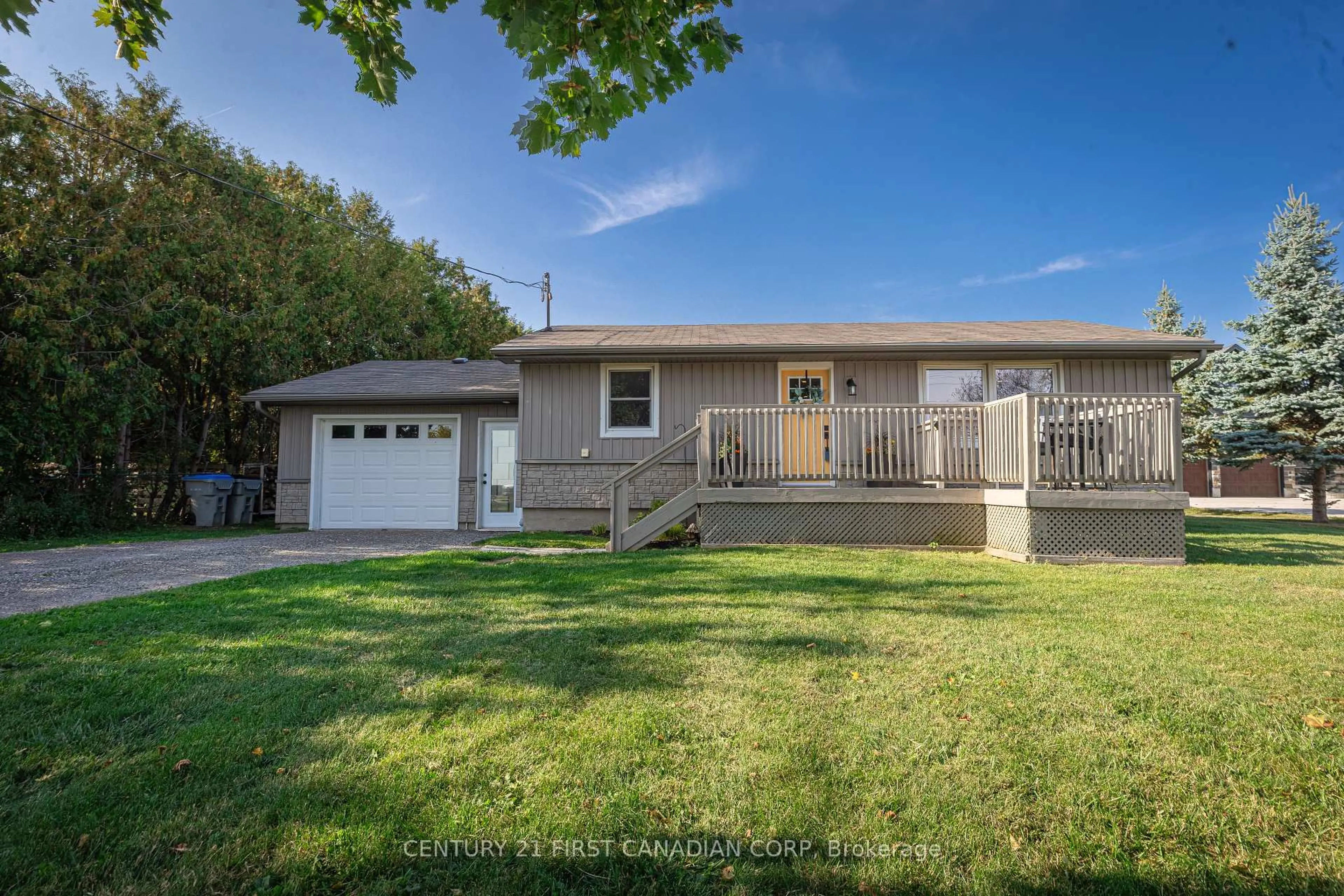 Home with vinyl exterior material, street for 6170 William St, Lucan Biddulph Ontario N0M 2J0