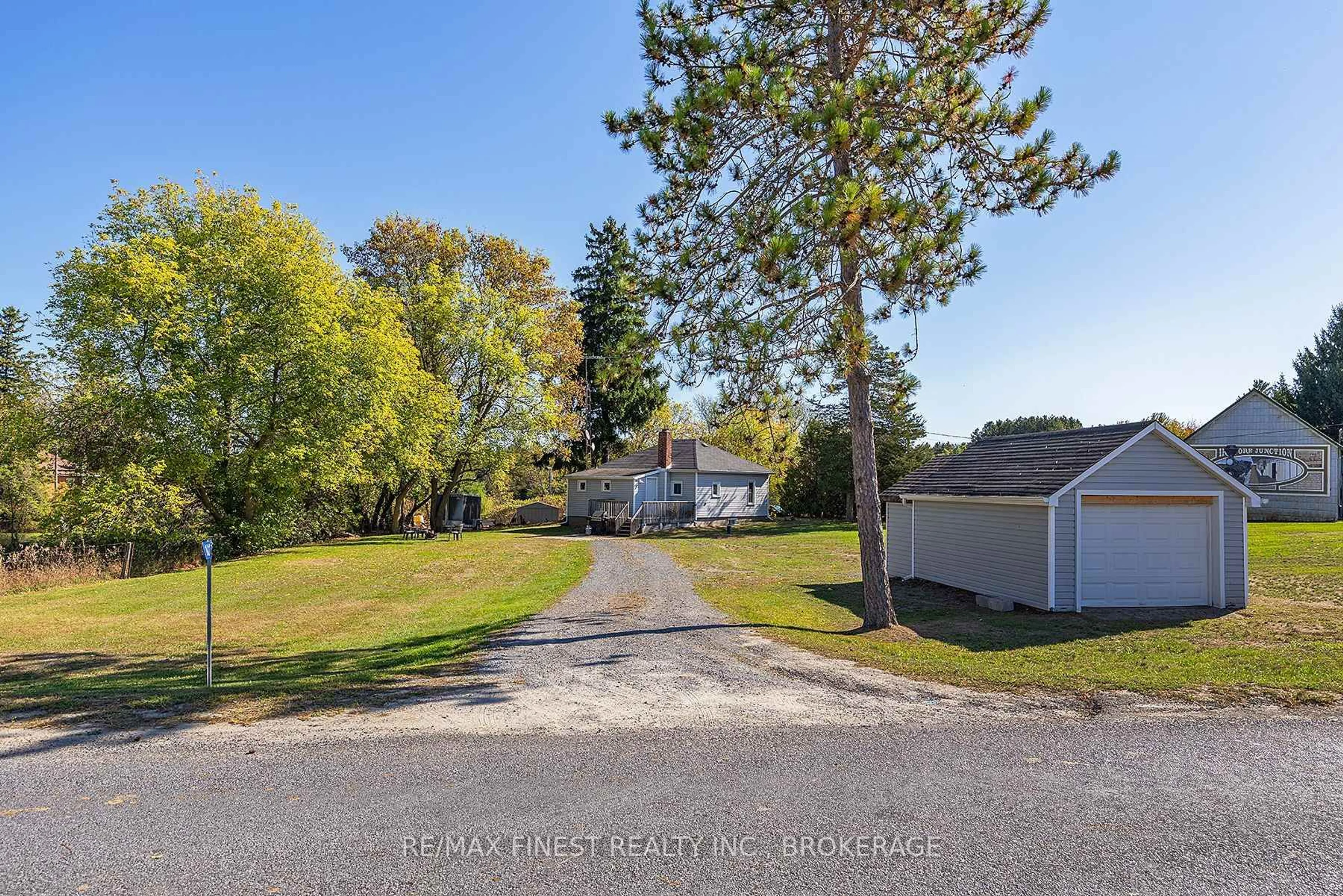 A pic from outside/outdoor area/front of a property/back of a property/a pic from drone, water/lake/river/ocean view for 1018 Oak Flats Rd, Godfrey Ontario K0H 1T0