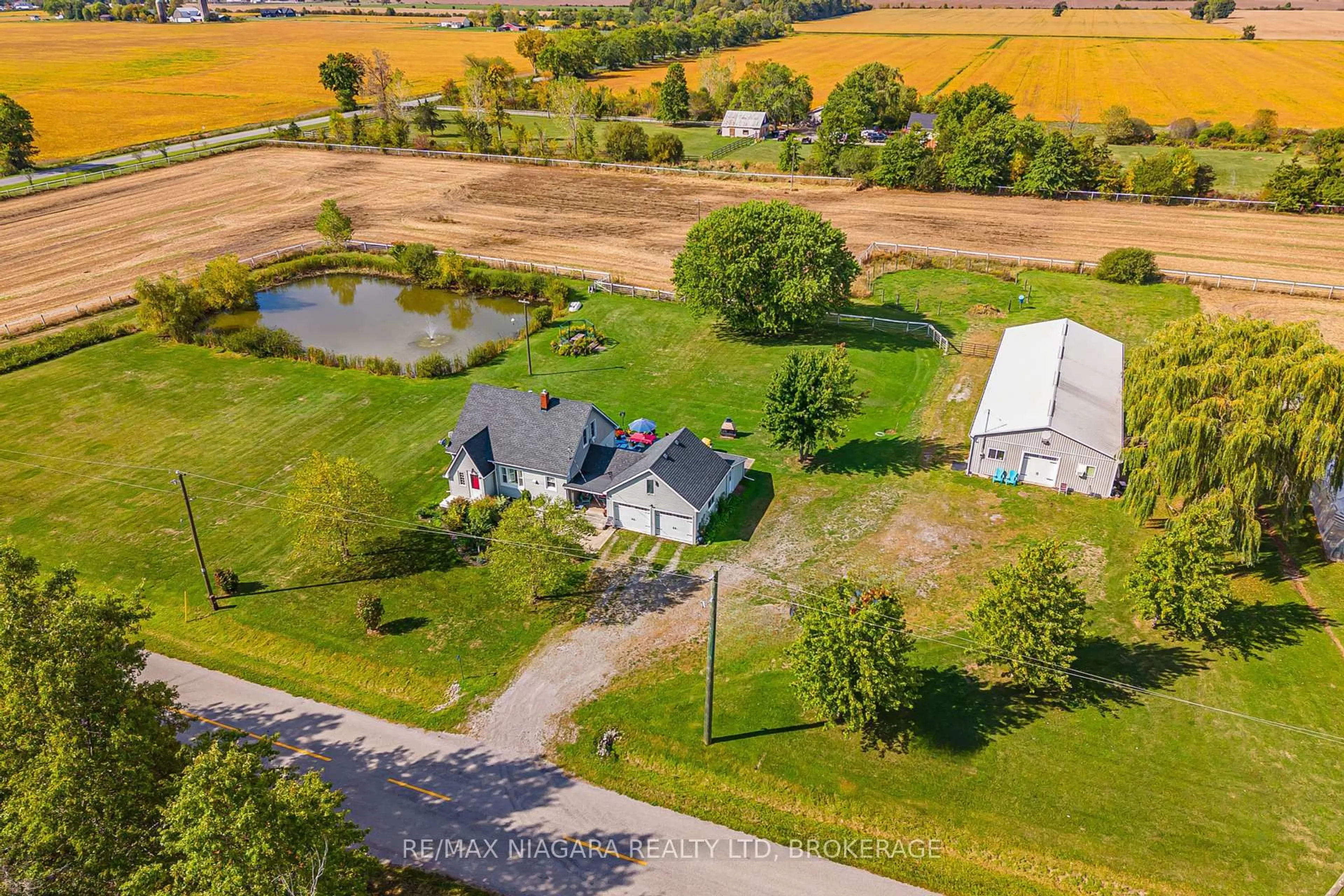 A pic from outside/outdoor area/front of a property/back of a property/a pic from drone, water/lake/river/ocean view for 1055 Burger Rd, Fort Erie Ontario L0S 1N0