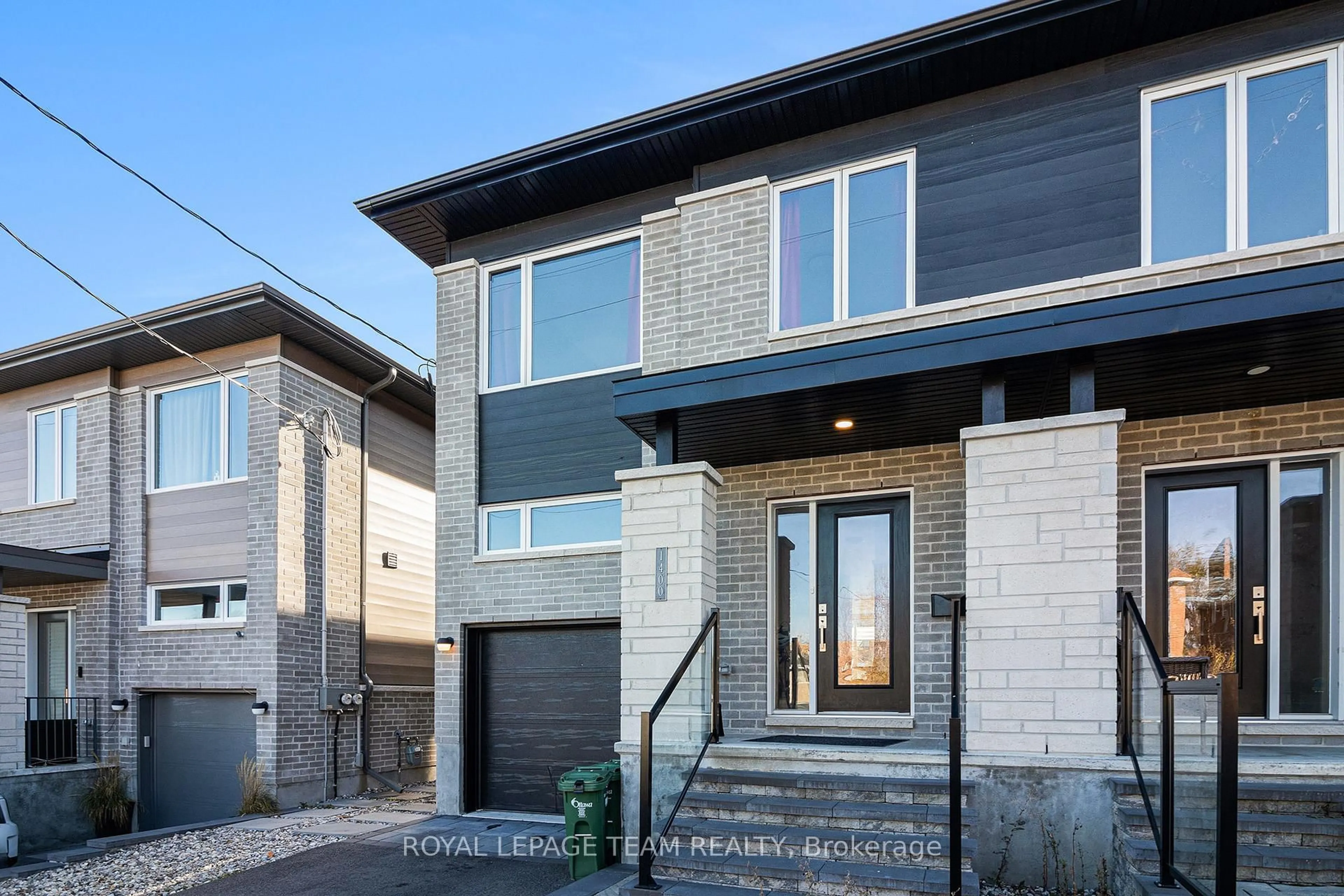 Home with brick exterior material, street for 1400 Mayview Ave, Ottawa Ontario K1Z 8H7