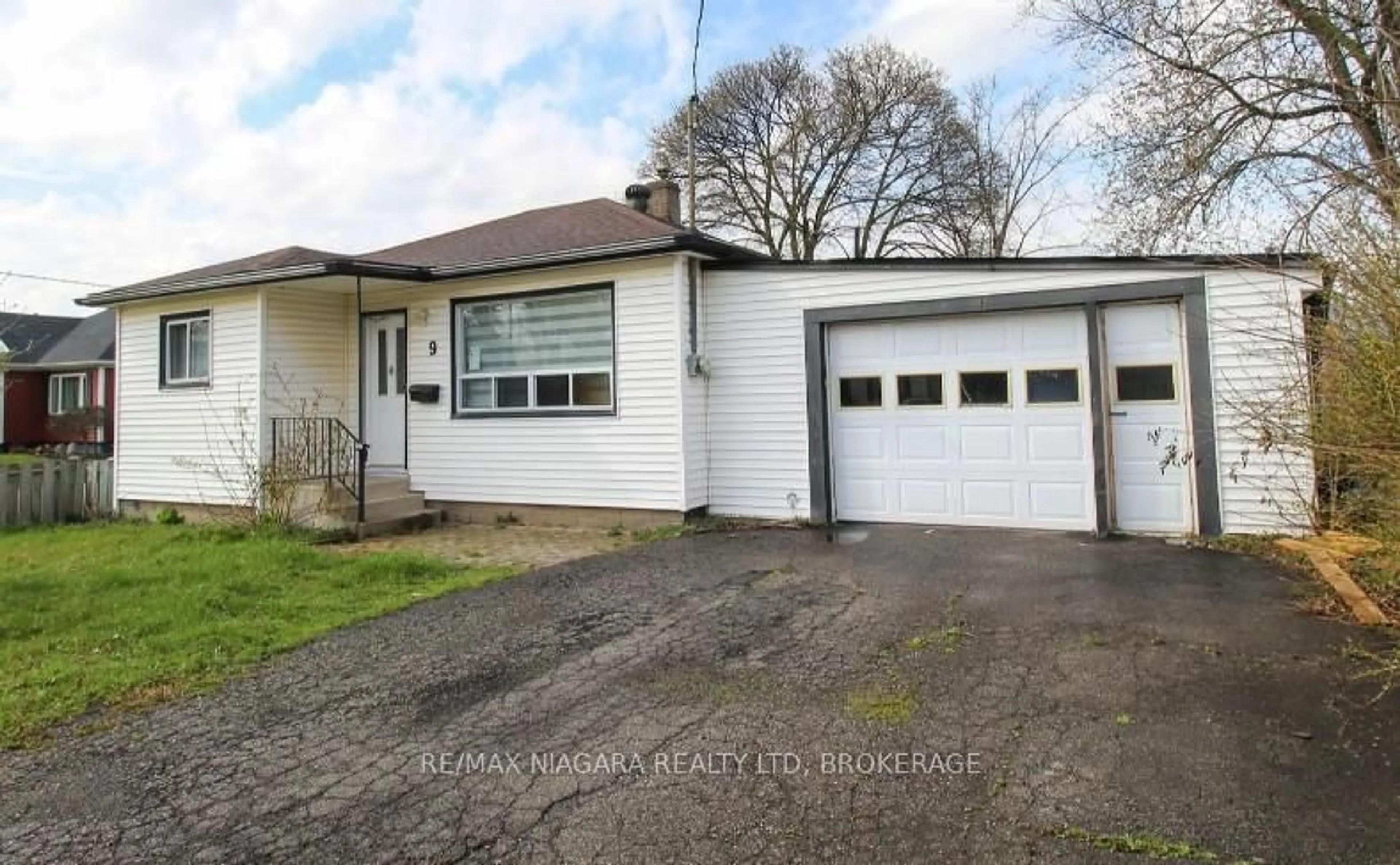 Unknown for 9 Inglewood Rd, St. Catharines Ontario L2P 2C3