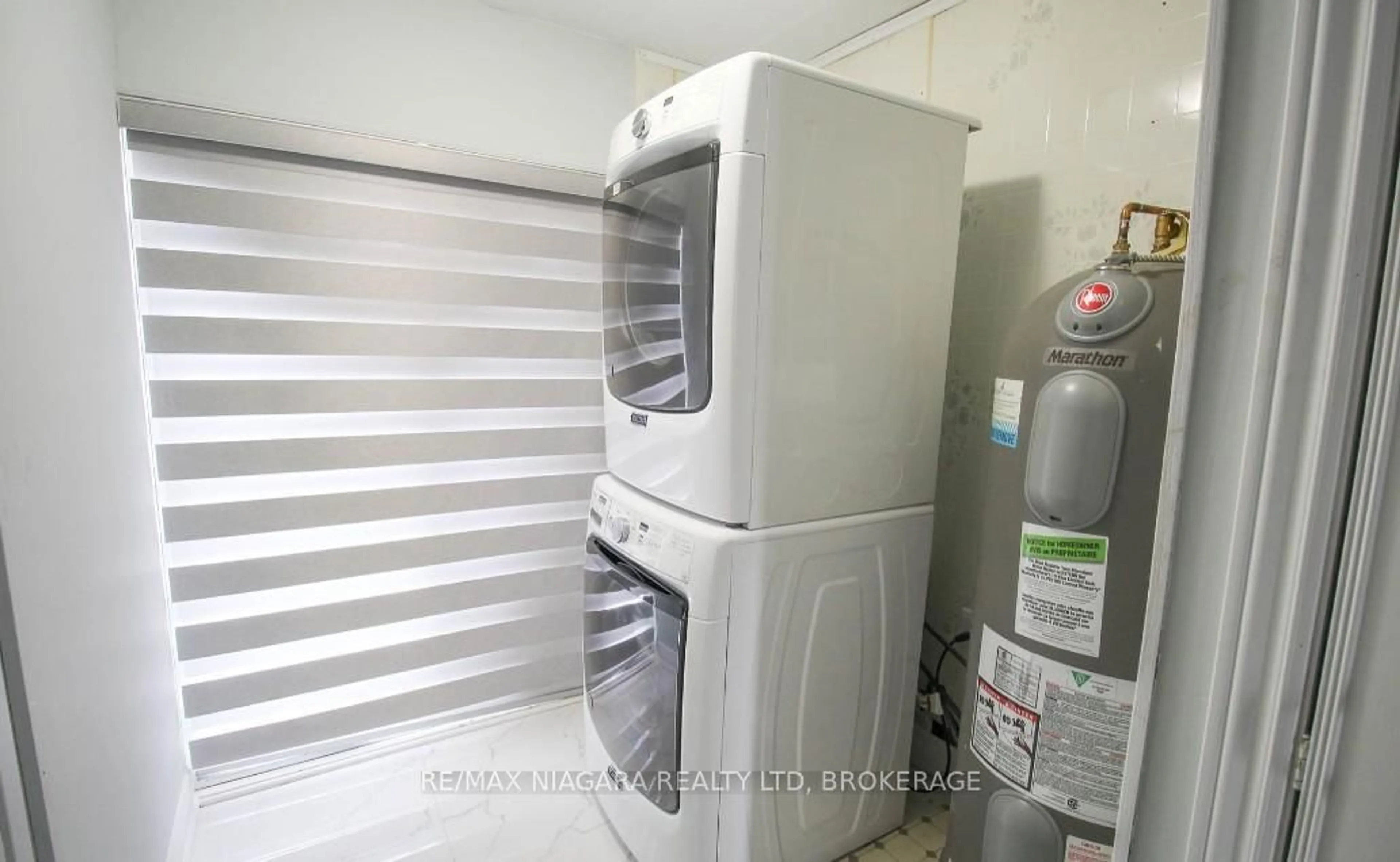 Laundry room for 9 Inglewood Rd, St. Catharines Ontario L2P 2C3