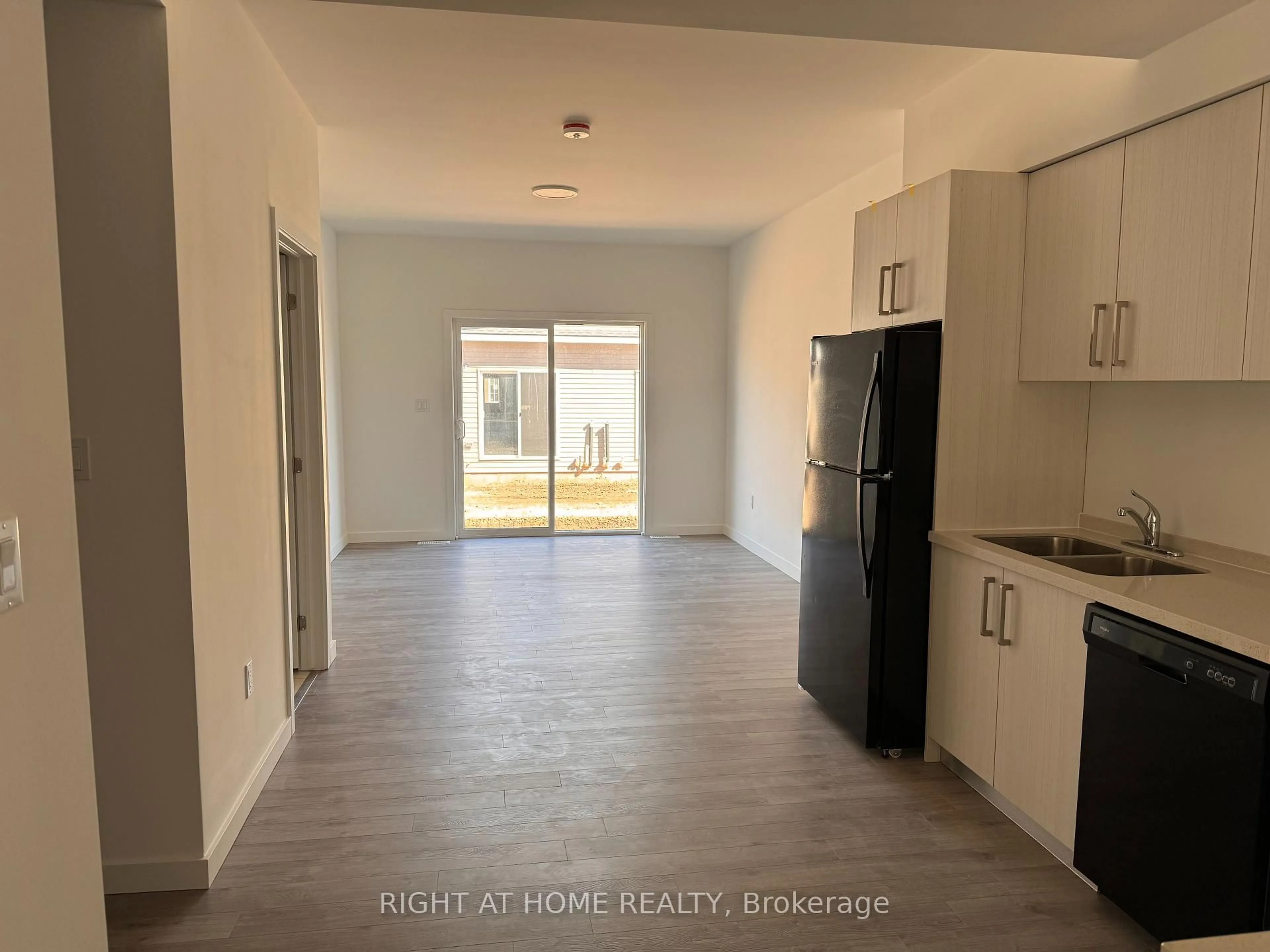 A pic of a room for 100 Highriver Tr #32, Welland Ontario L3C 0H6
