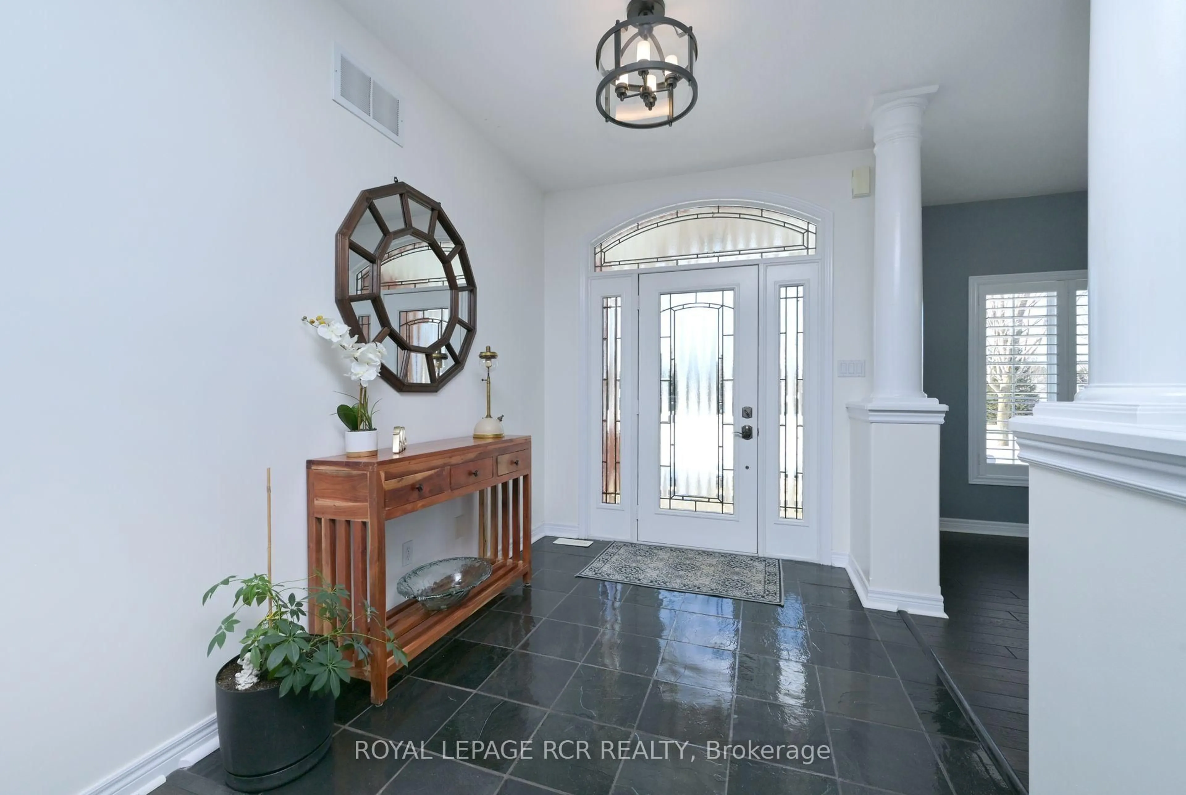 Indoor entryway for 44 Rayburn Meadows, East Garafraxa Ontario L9W 7E7