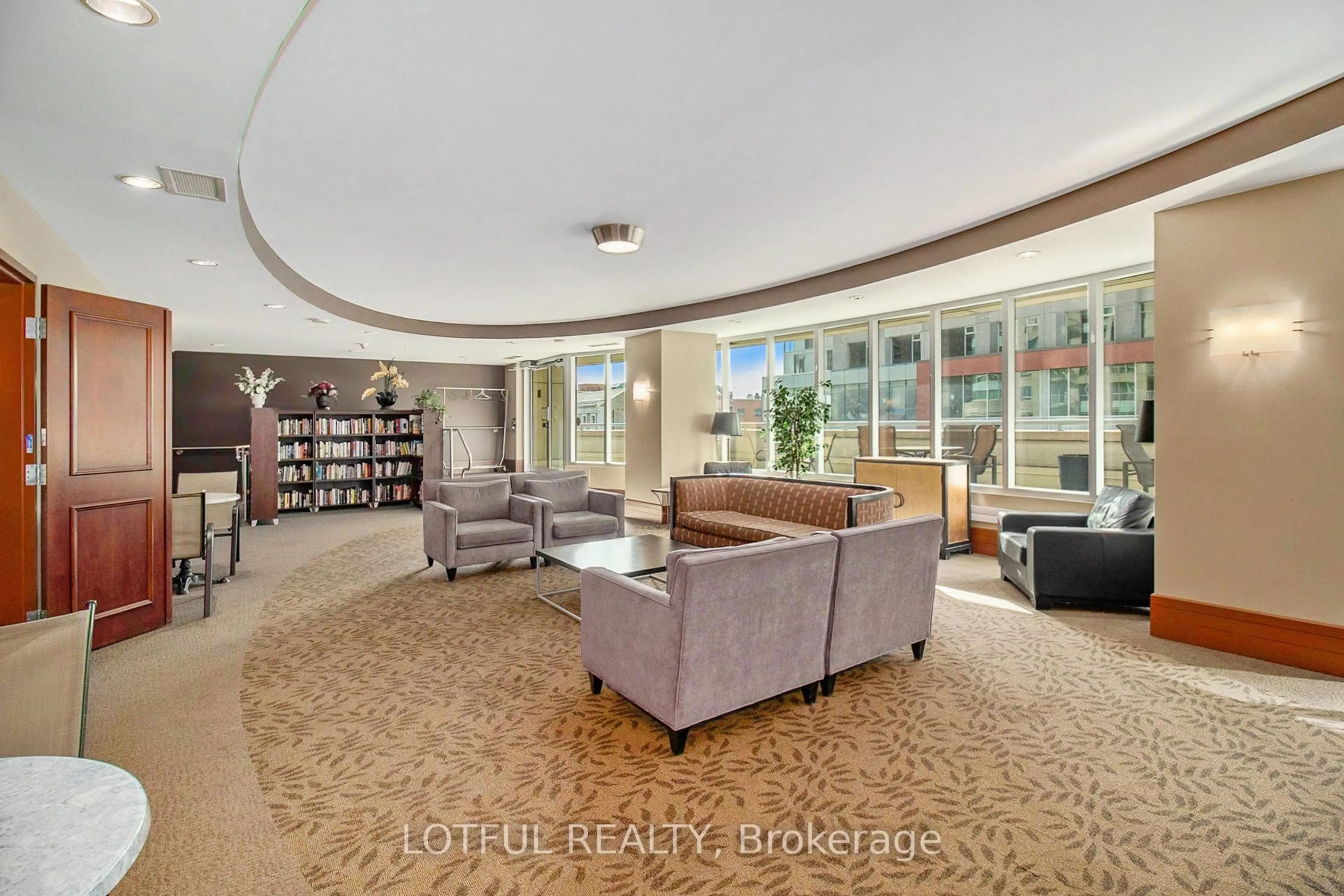 Lobby for 234 Rideau St #1703, Ottawa Ontario K1N 0A9