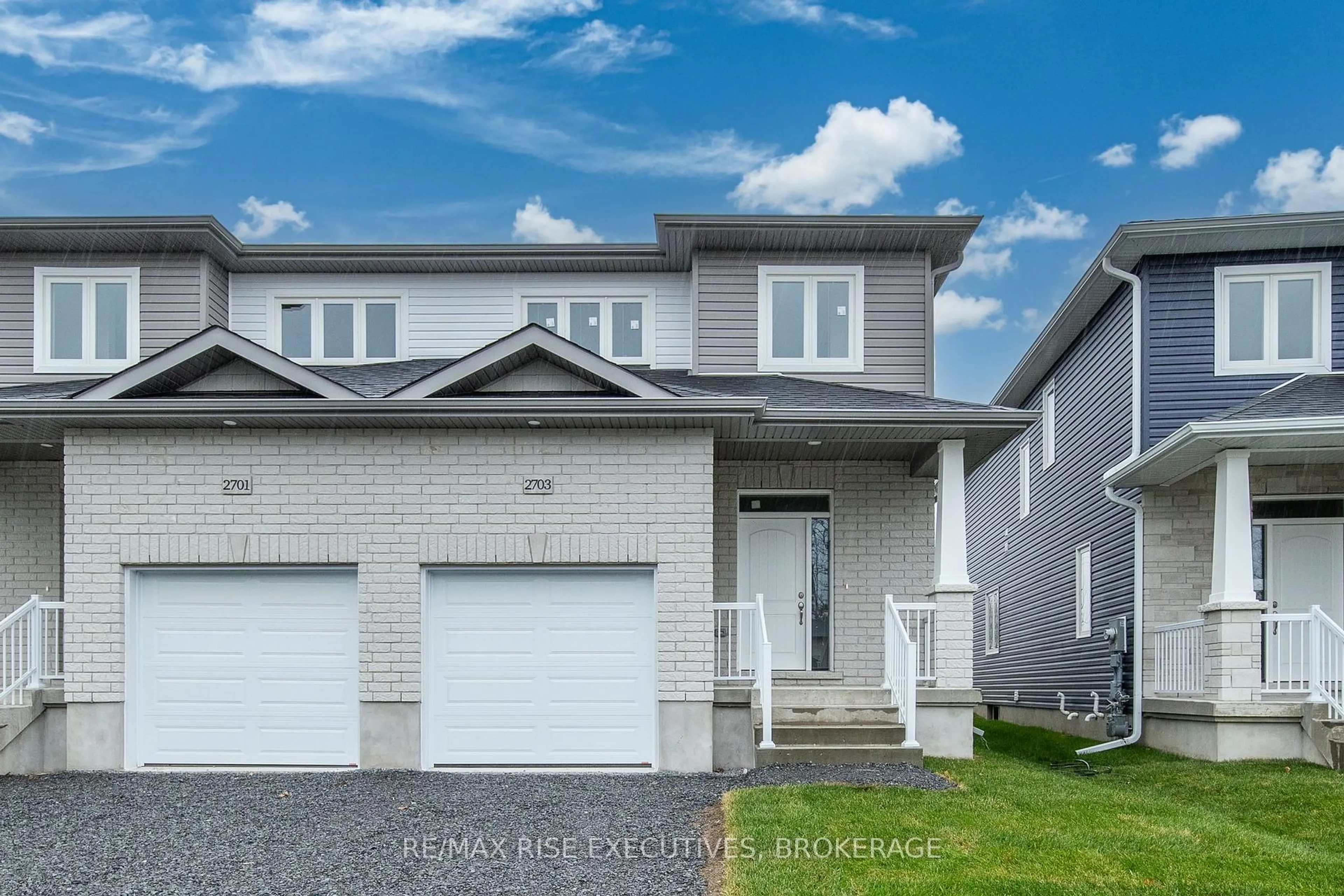 Home with vinyl exterior material, street for 2703 Delmar St, Kingston Ontario K7P 0J1