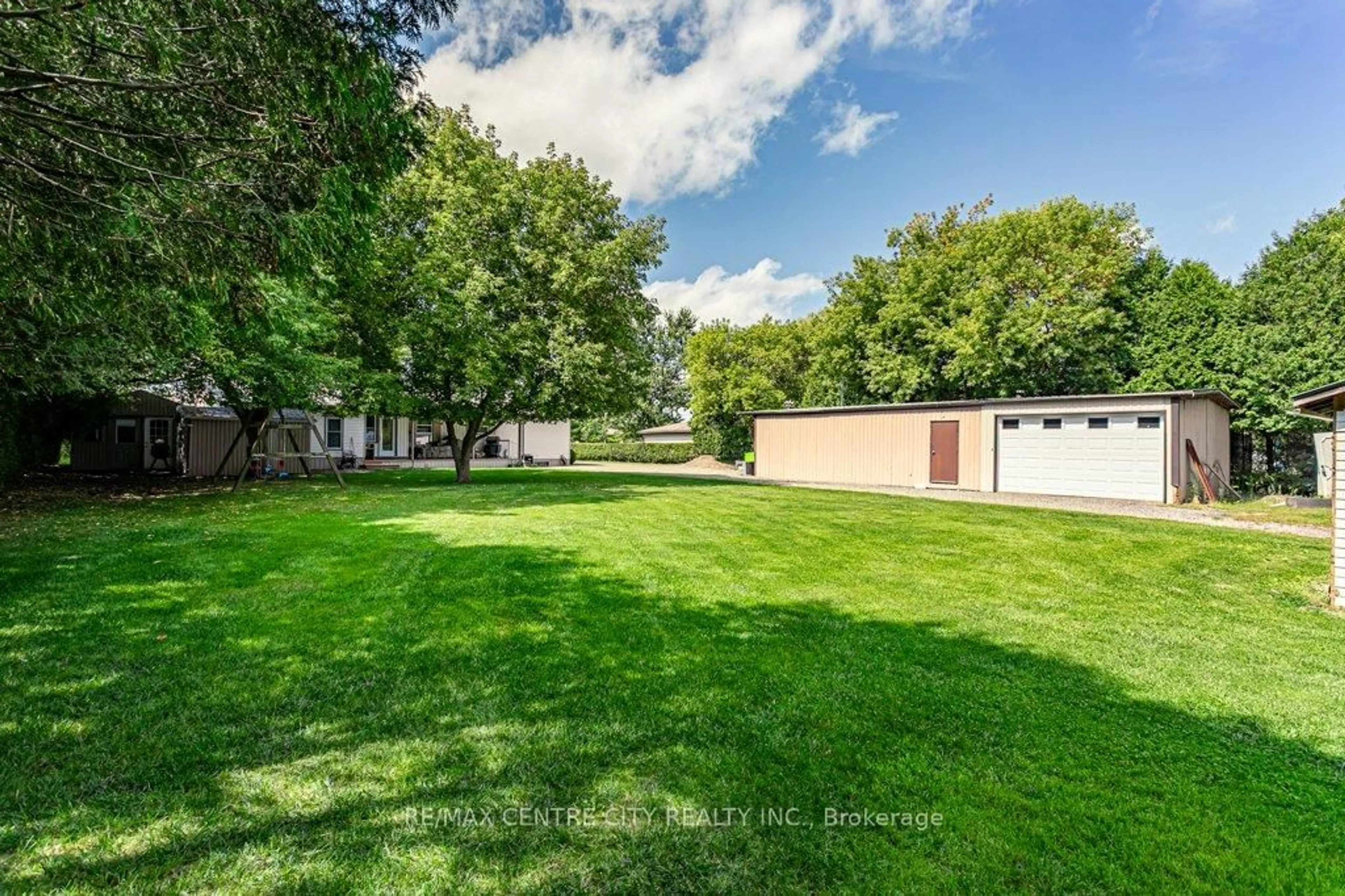 A pic from outside/outdoor area/front of a property/back of a property/a pic from drone, unknown for 7248 HACIENDA Rd, Malahide Ontario N5H 2R5