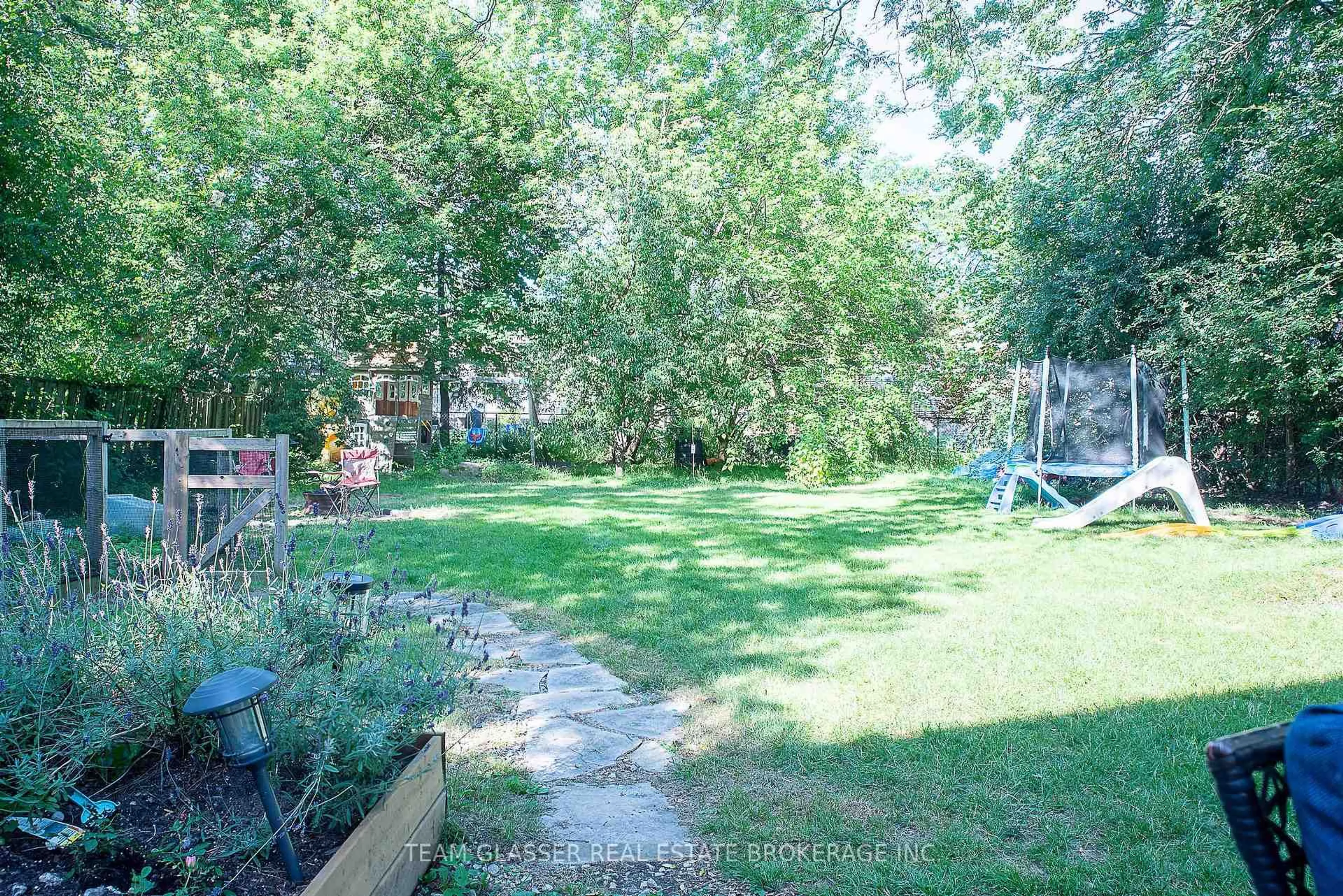 Patio, forest/trees view for 784 WESTBURY Cres, London South Ontario N6J 3C7