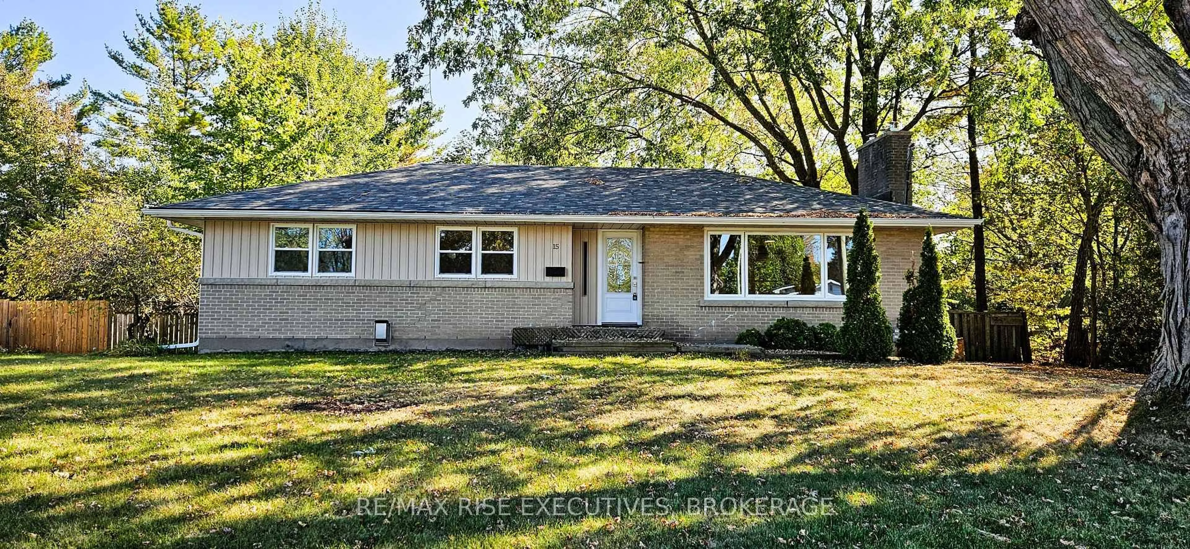 Home with vinyl exterior material, street for 15 Loyalist Ave, Loyalist Ontario K7N 1K4