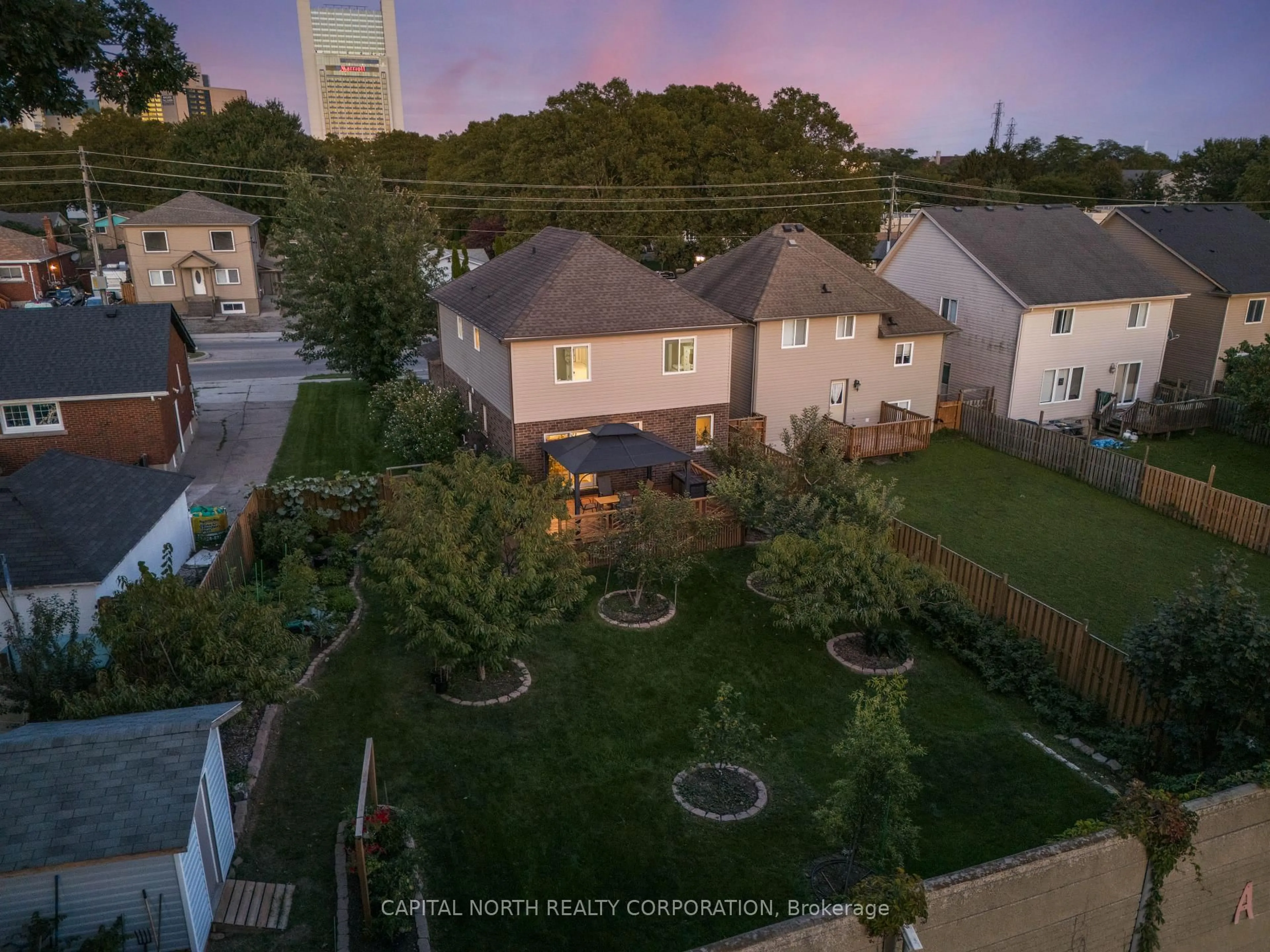 A pic from outside/outdoor area/front of a property/back of a property/a pic from drone, unknown for 6747 Ailanthus Ave, Niagara Falls Ontario L2G 4C6