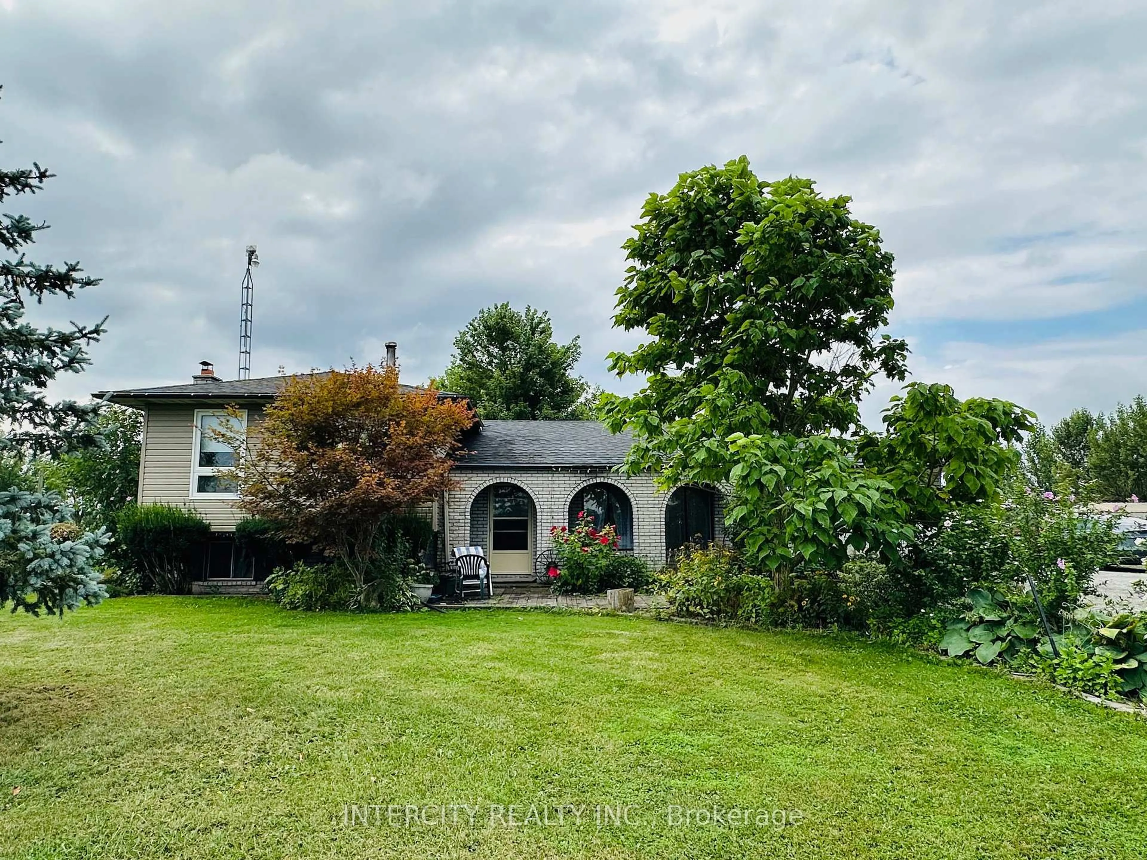 A pic from outside/outdoor area/front of a property/back of a property/a pic from drone, water/lake/river/ocean view for 1500 Concession Rd #10, Haldimand Ontario N0A 1H0