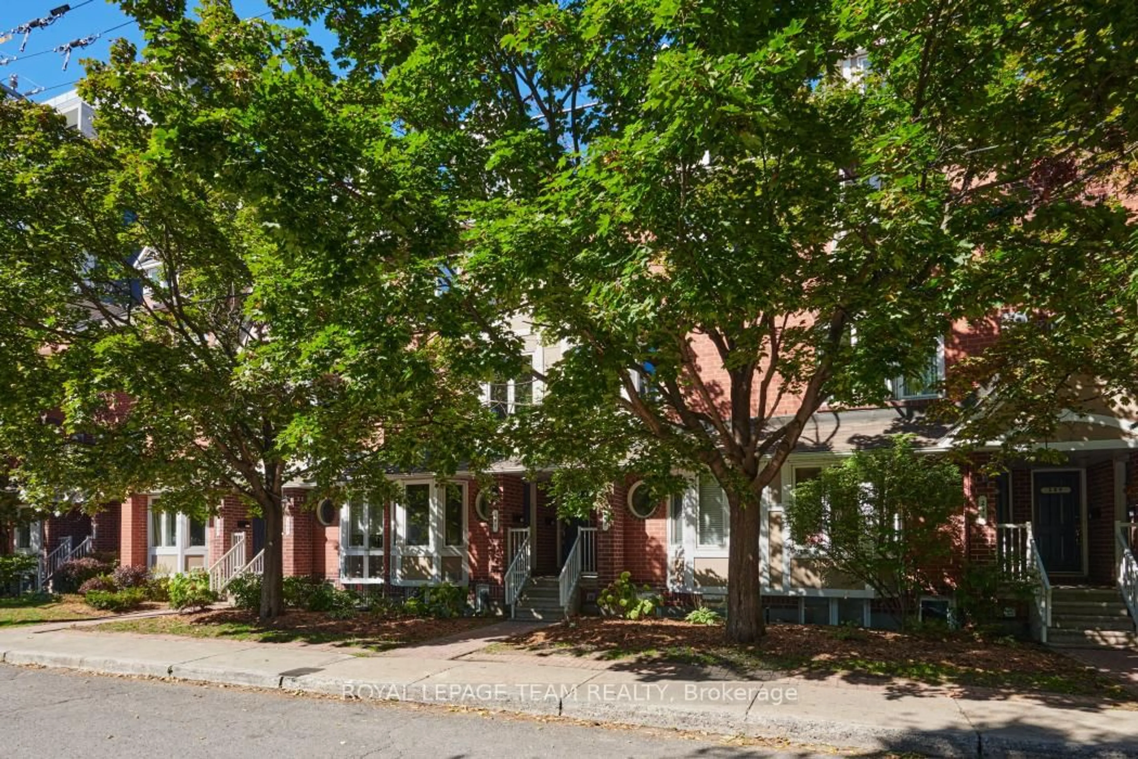 Home with brick exterior material, street for 299 Nepean St, Ottawa Ontario K1R 5G2