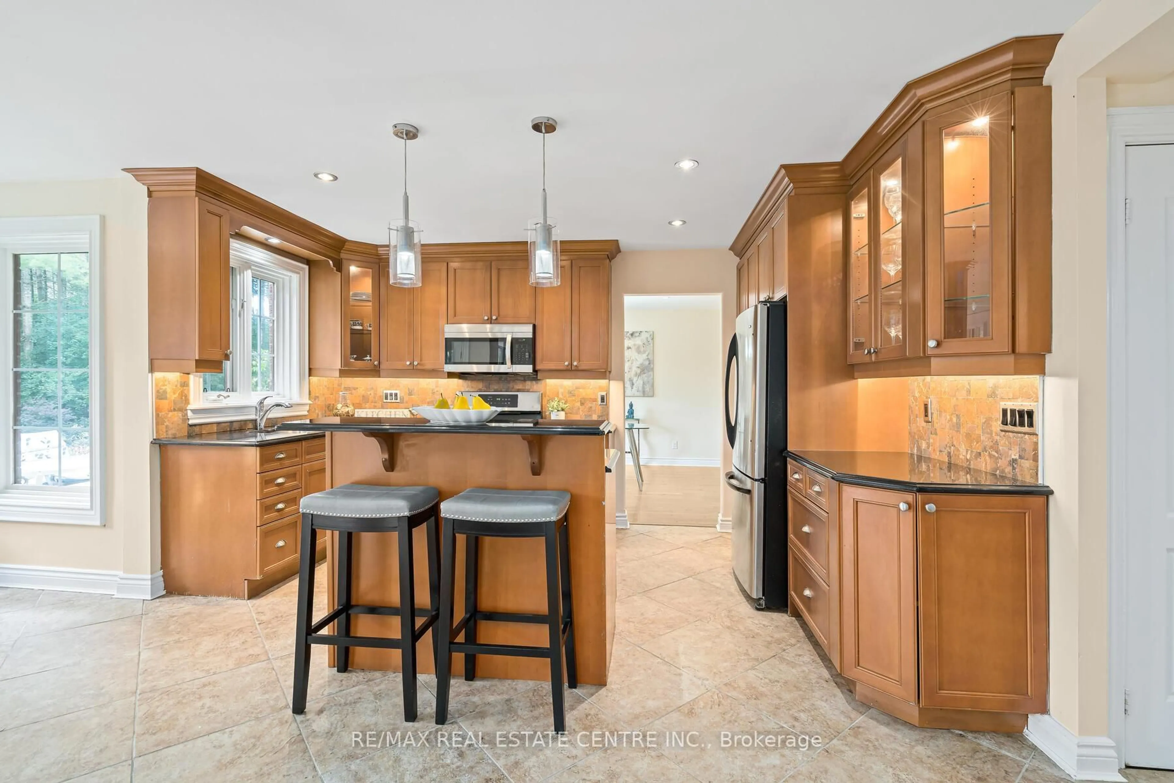 Contemporary kitchen, ceramic/tile floor for 4 Pine Ridge Rd, Erin Ontario N0B 1T0