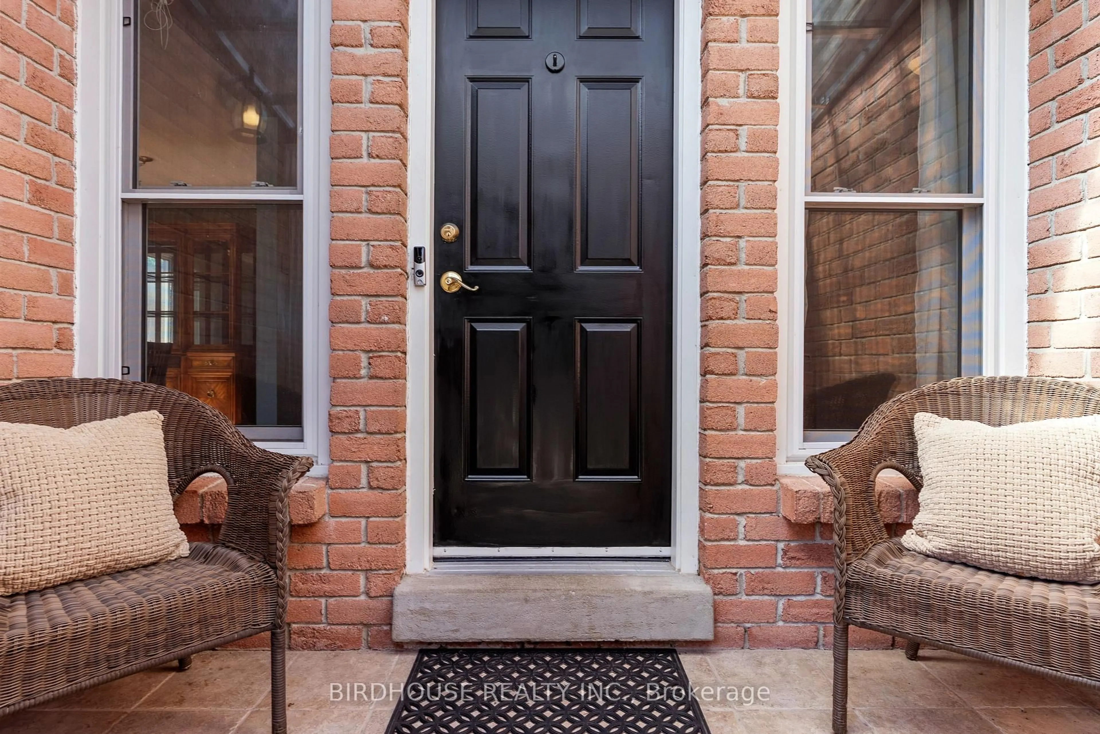 Indoor entryway for 173 Angeline St, Kawartha Lakes Ontario K9V 4X3