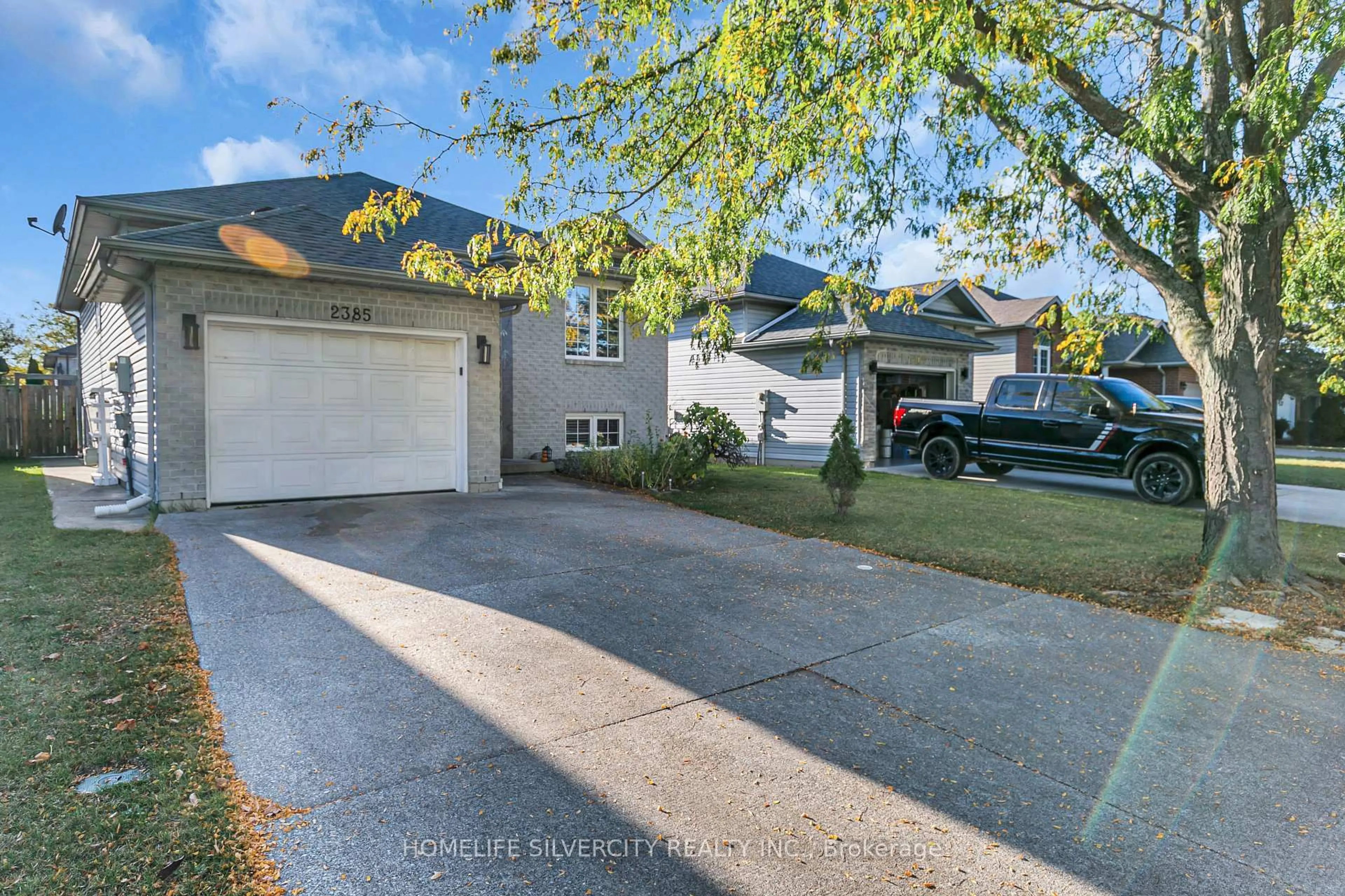 Unknown for 2385 Chateau Ave, Windsor Ontario N8P 1N2