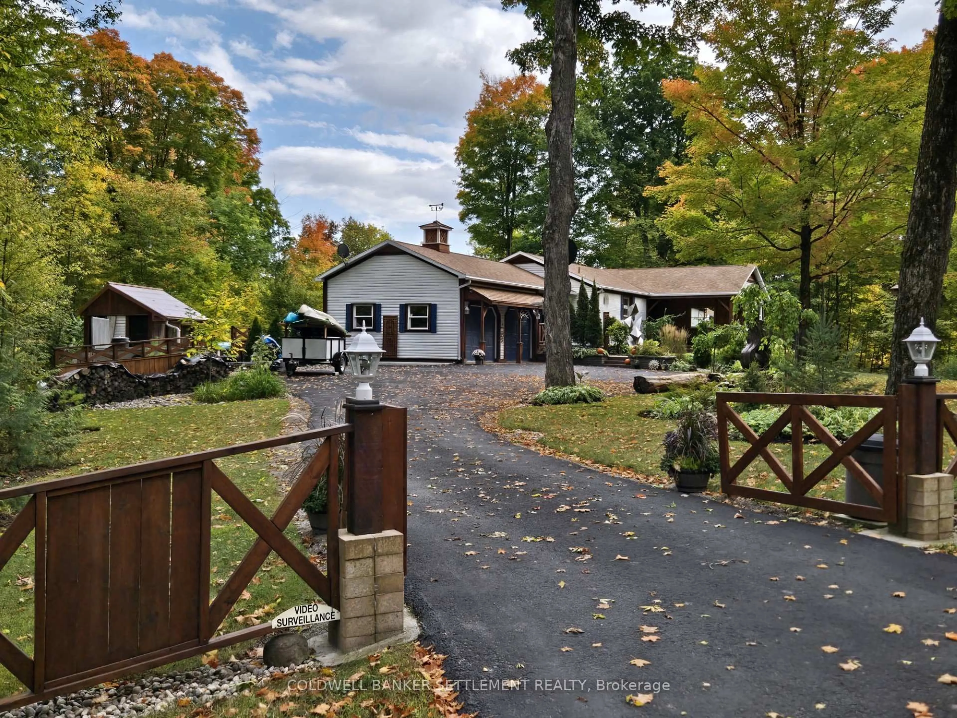 A pic from outside/outdoor area/front of a property/back of a property/a pic from drone, street for 4999 Mahon Rd, Rideau Lakes Ontario K0G 1L0