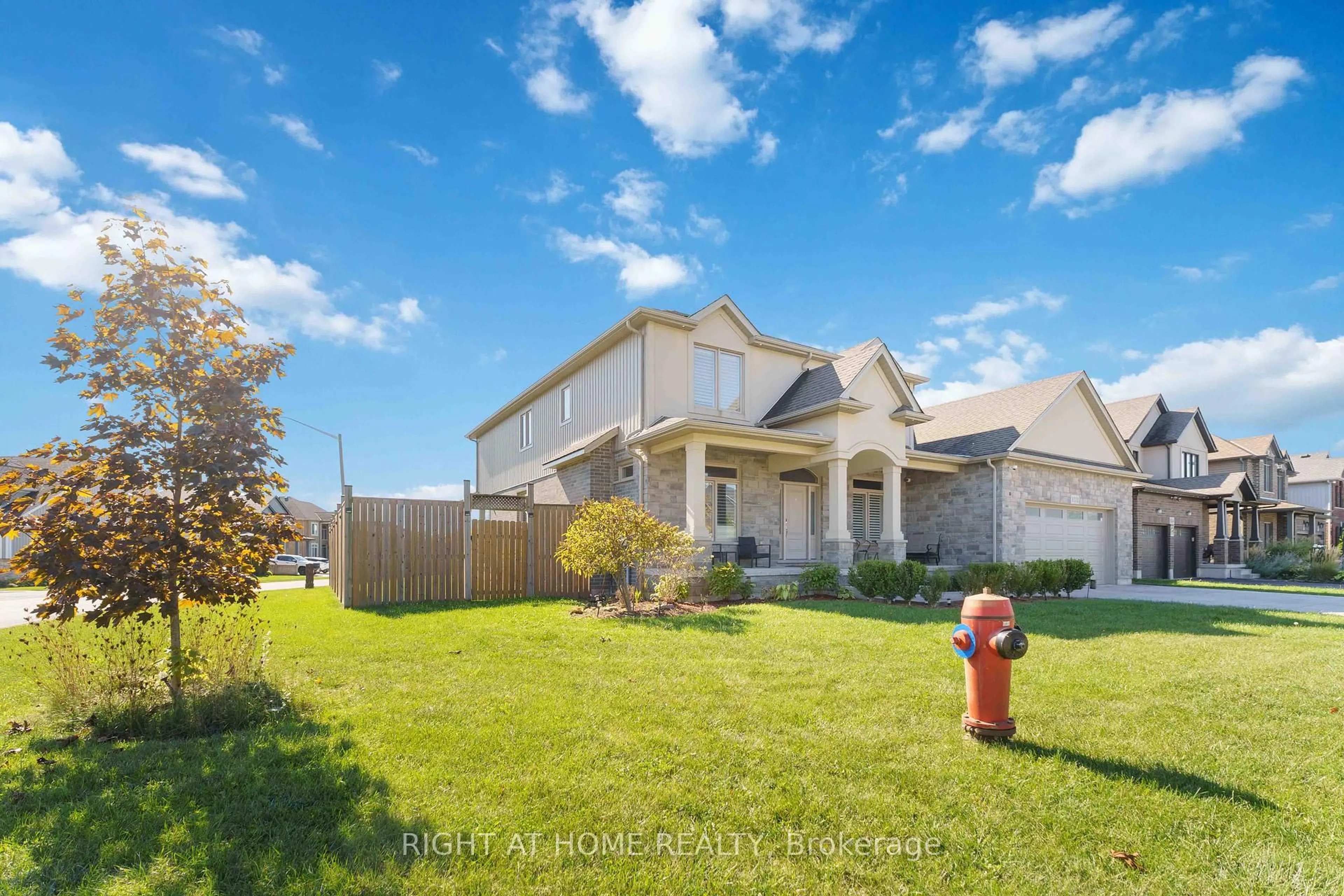 A pic from outside/outdoor area/front of a property/back of a property/a pic from drone, unknown for 9232 Shoveller Dr, Niagara Falls Ontario L2H 0M3